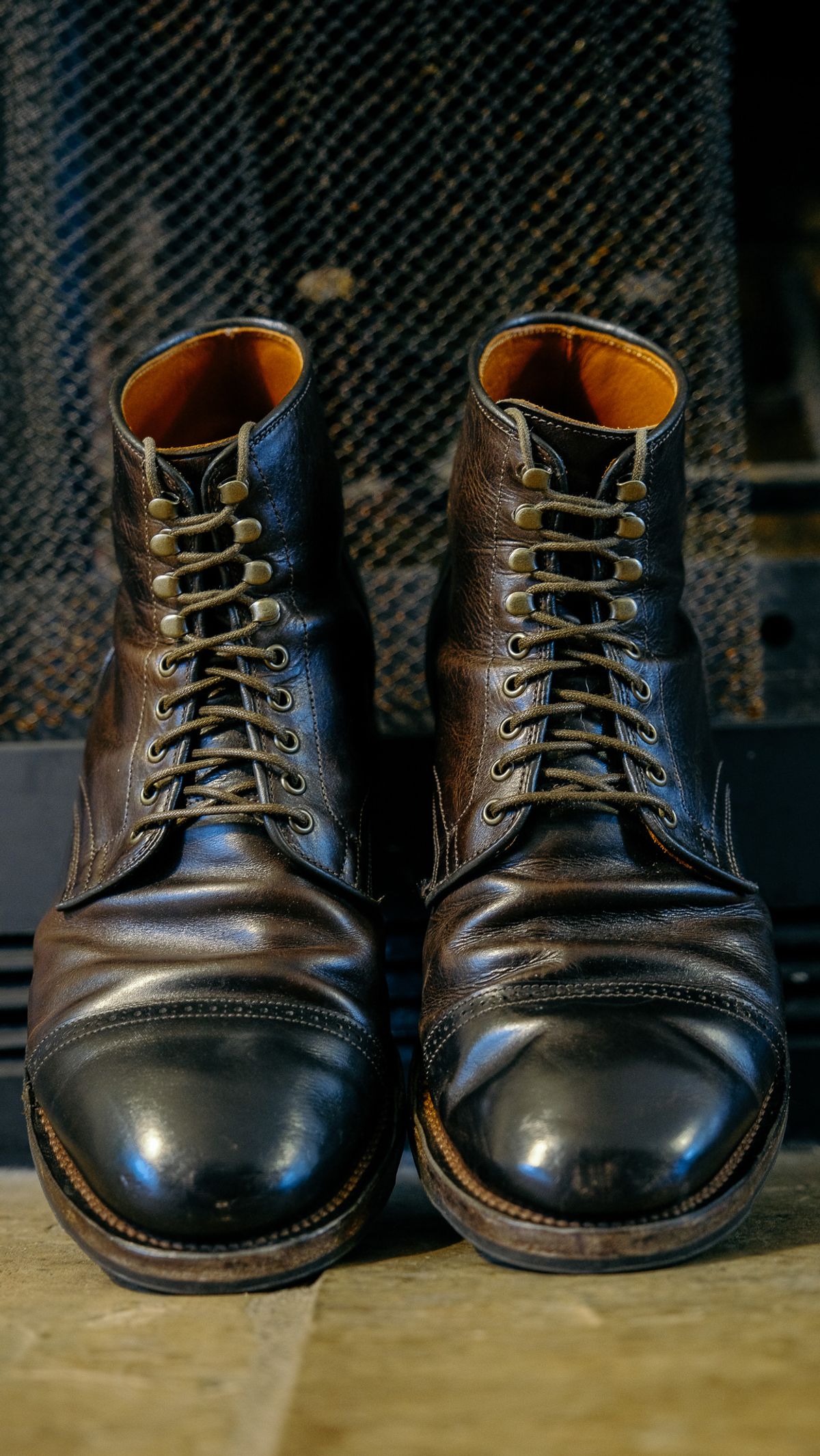 Photo by yuswang on December 2, 2024 of the Viberg Service Boot in Gallun Moose Viking Calf.