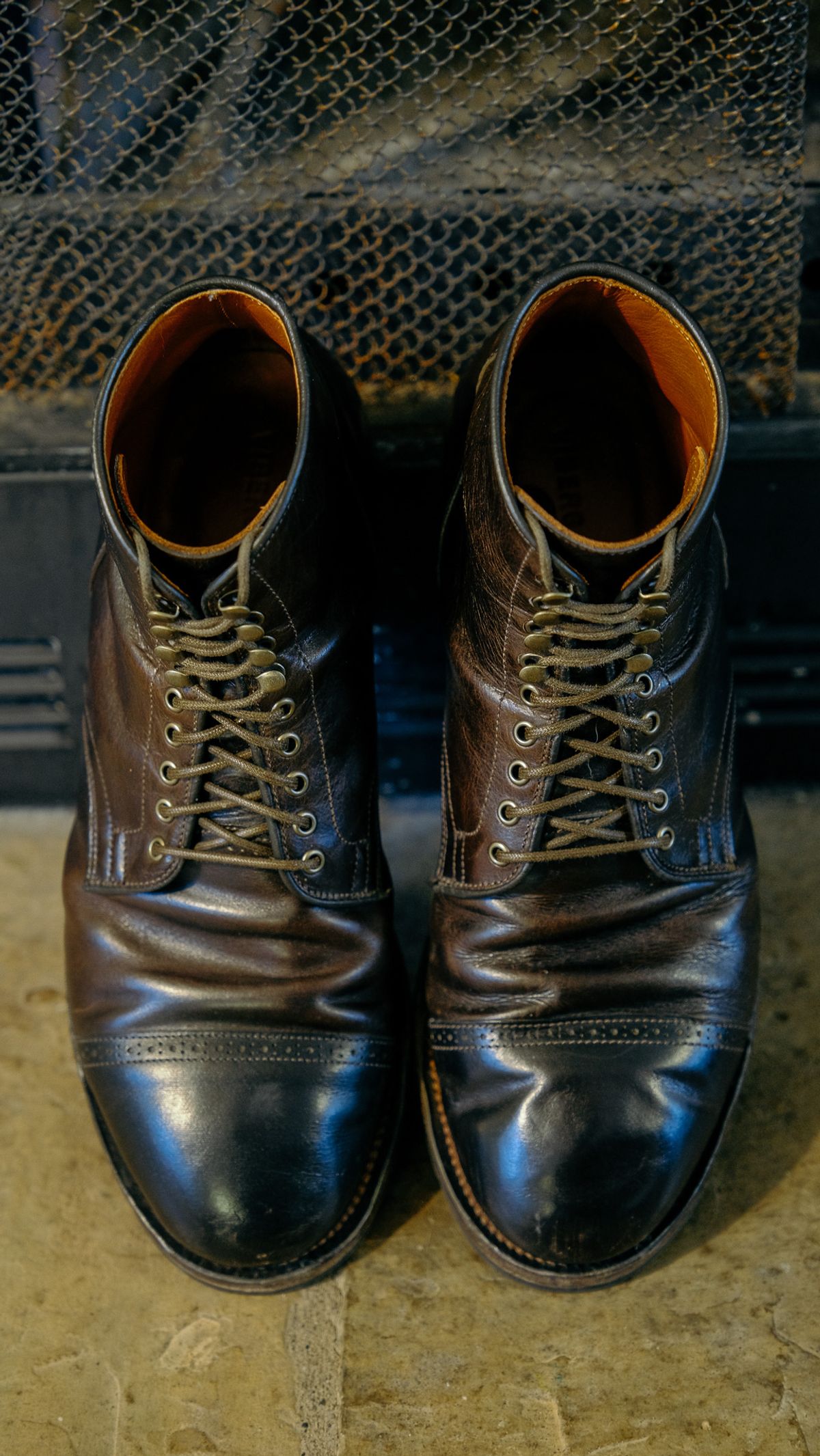 Photo by yuswang on December 2, 2024 of the Viberg Service Boot in Gallun Moose Viking Calf.