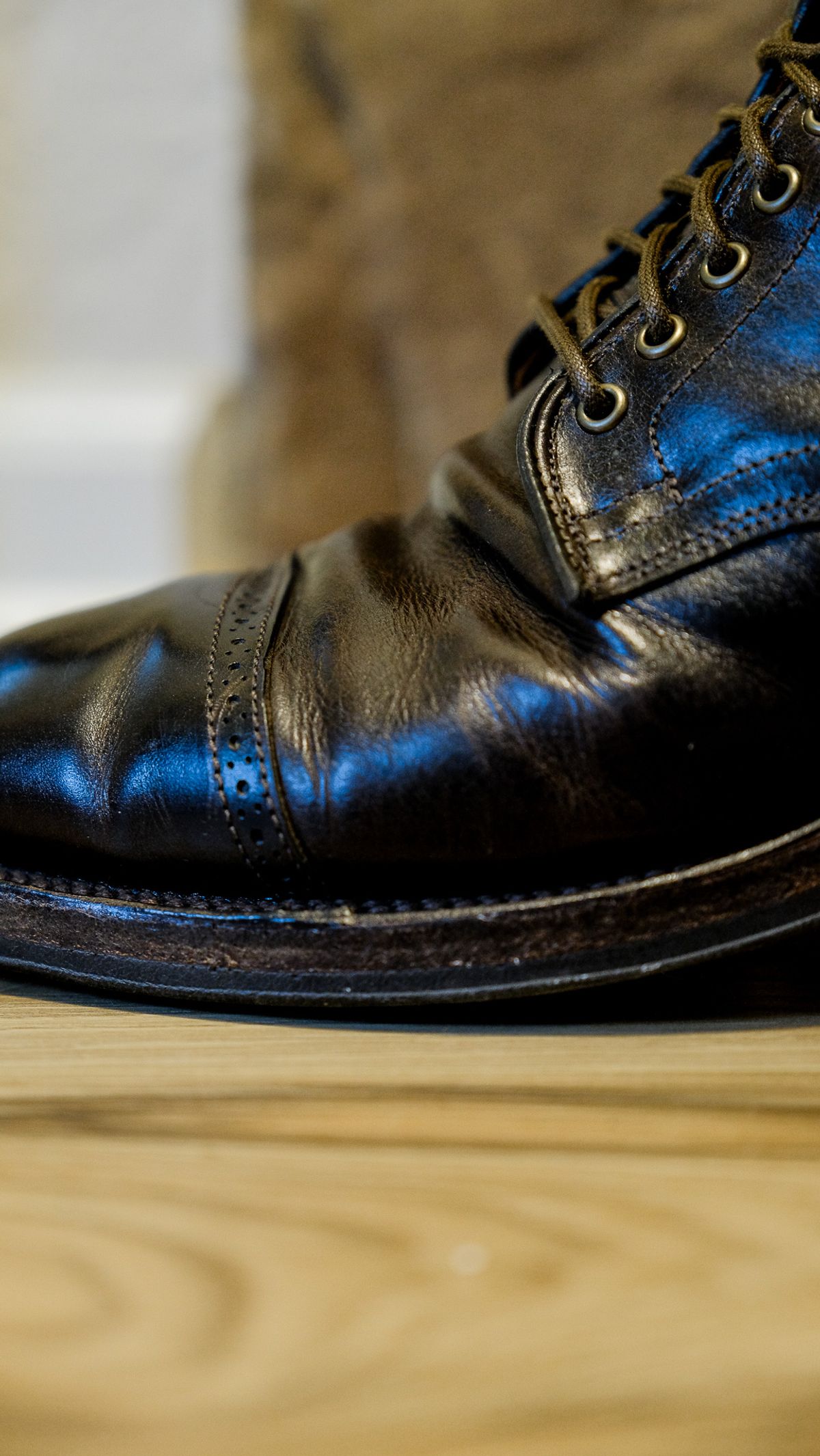Photo by yuswang on December 2, 2024 of the Viberg Service Boot in Gallun Moose Viking Calf.