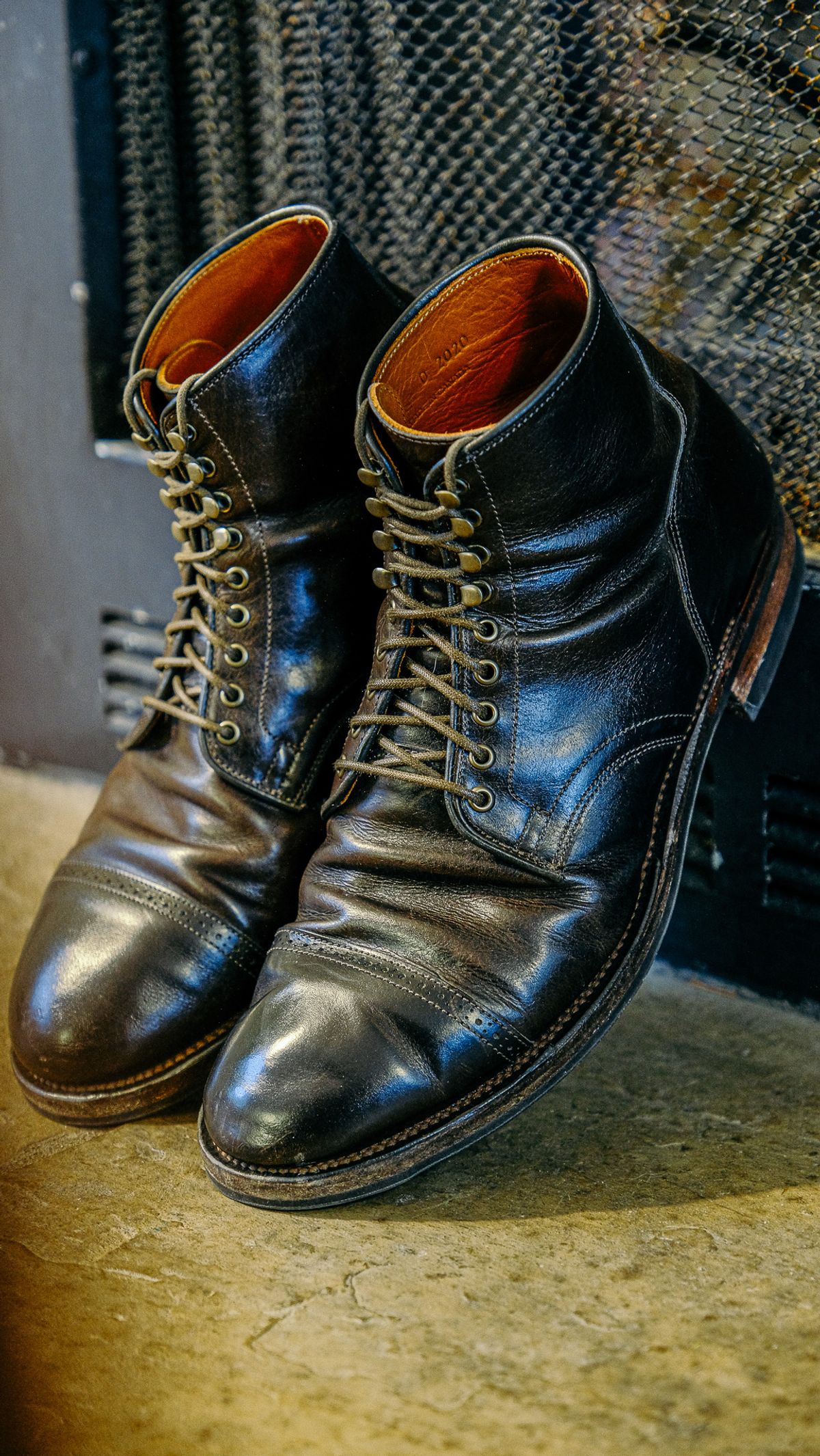 Photo by yuswang on December 2, 2024 of the Viberg Service Boot in Gallun Moose Viking Calf.