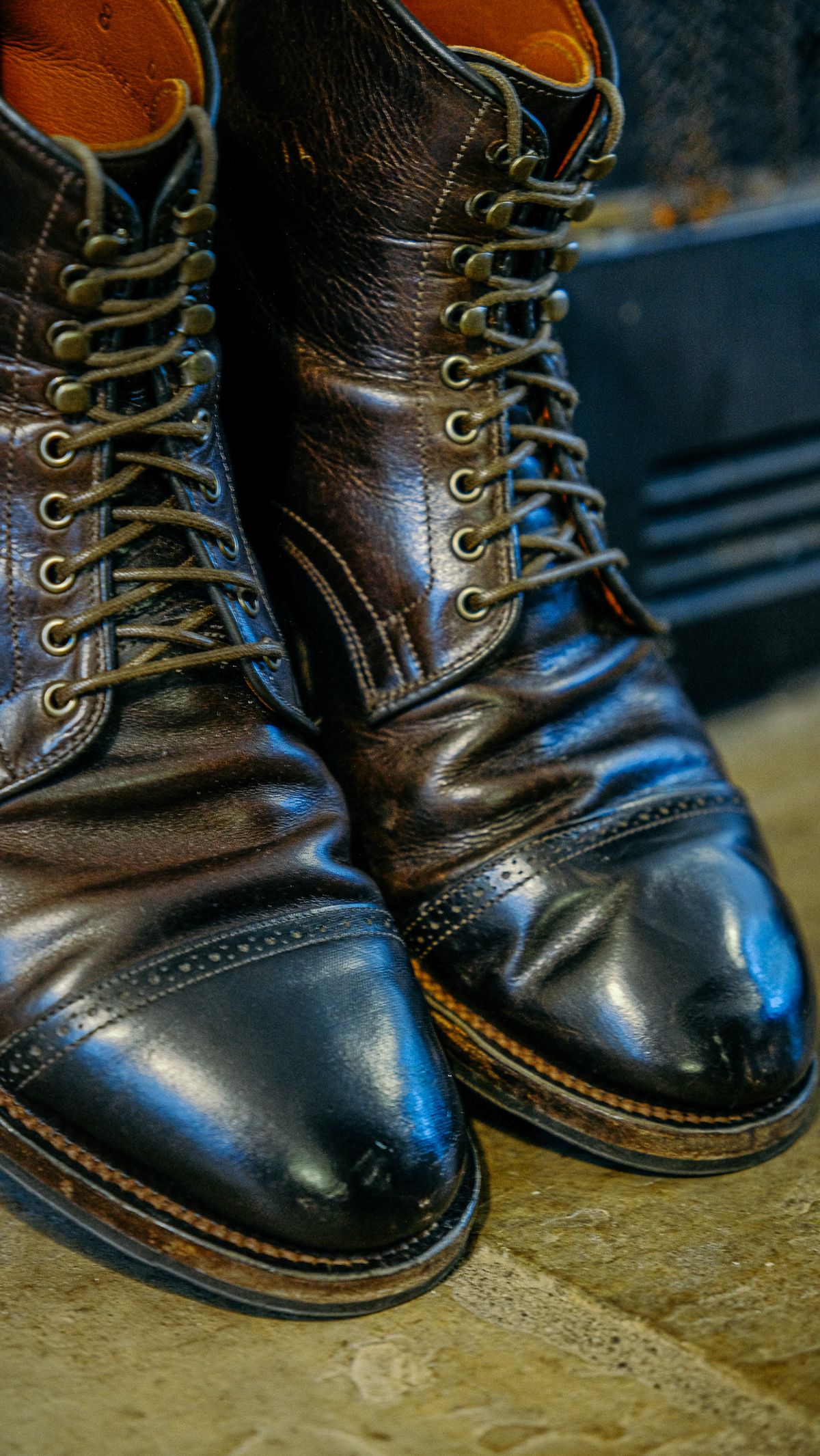 Photo by yuswang on December 2, 2024 of the Viberg Service Boot in Gallun Moose Viking Calf.