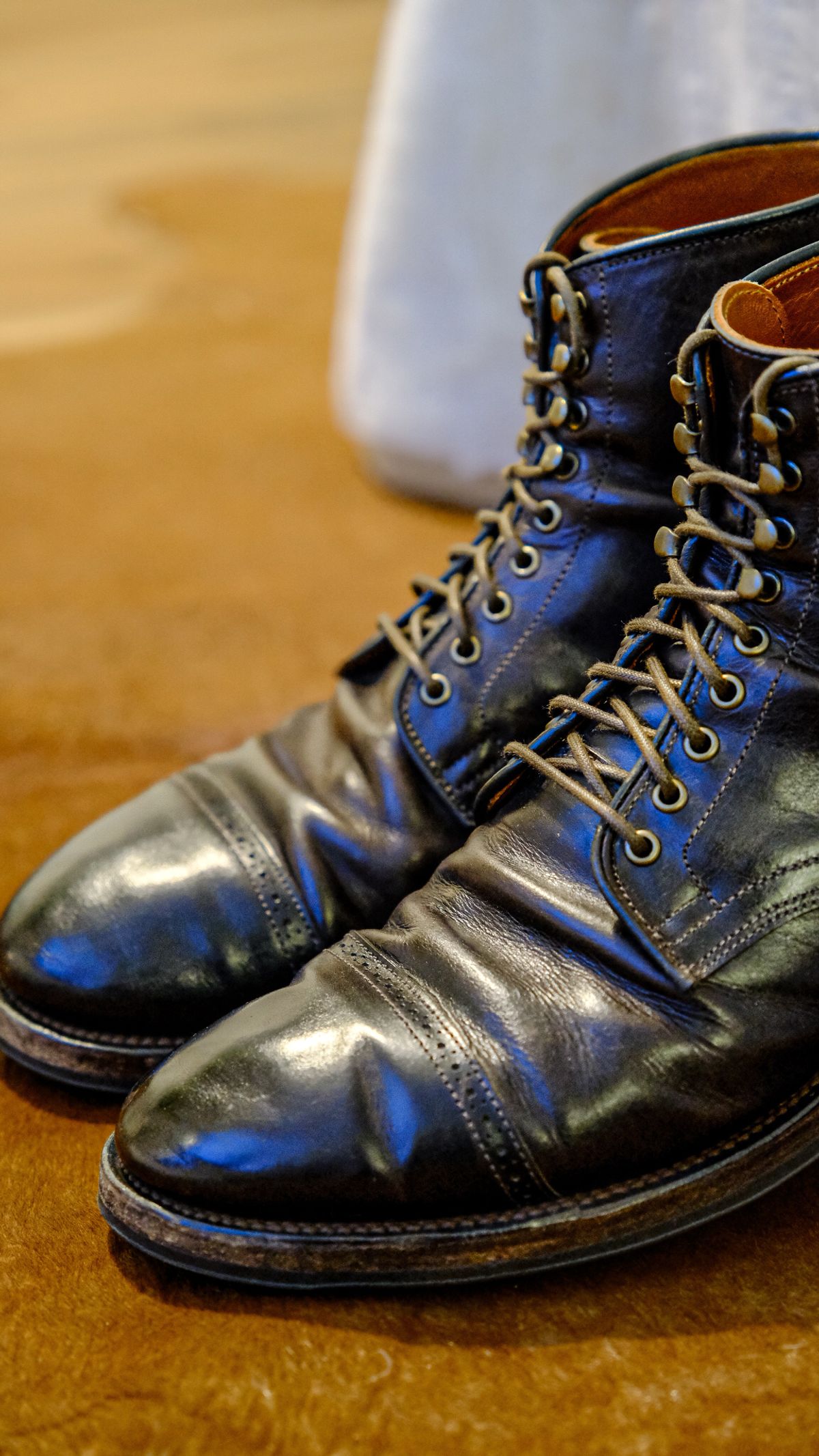 Photo by yuswang on December 24, 2024 of the Viberg Service Boot in Gallun Moose Viking Calf.