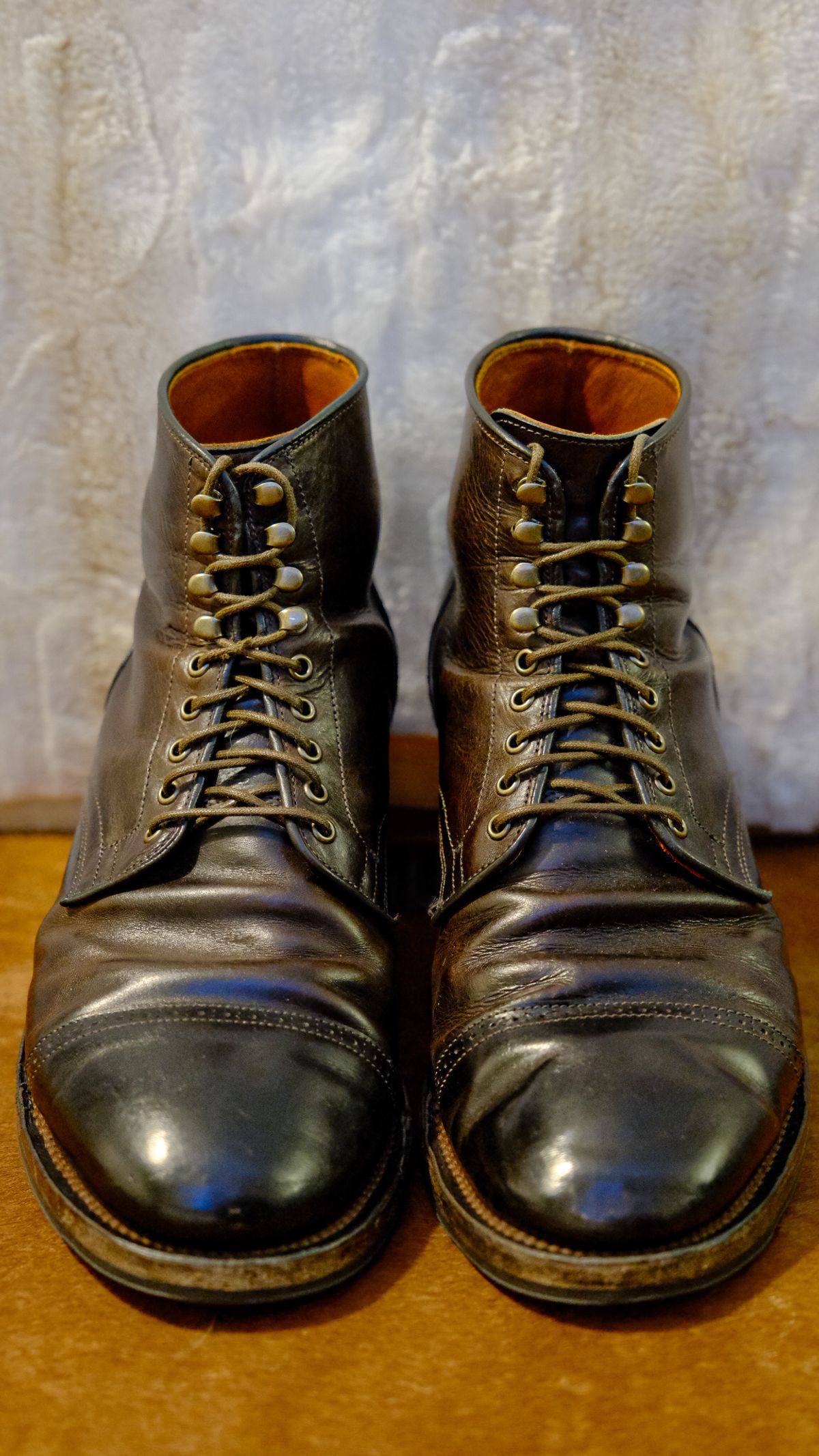 Photo by yuswang on December 24, 2024 of the Viberg Service Boot in Gallun Moose Viking Calf.