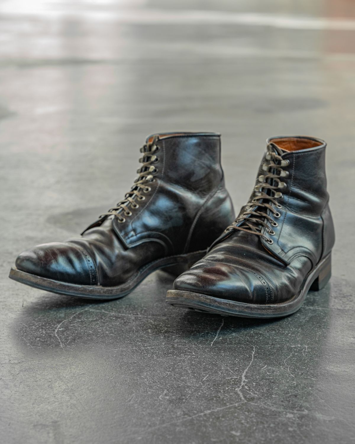 Photo by yuswang on February 1, 2025 of the Viberg Service Boot in Gallun Moose Viking Calf.