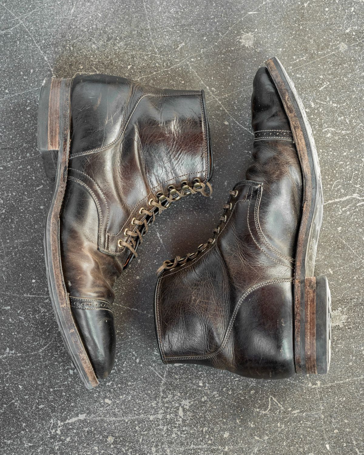 Photo by yuswang on February 1, 2025 of the Viberg Service Boot in Gallun Moose Viking Calf.