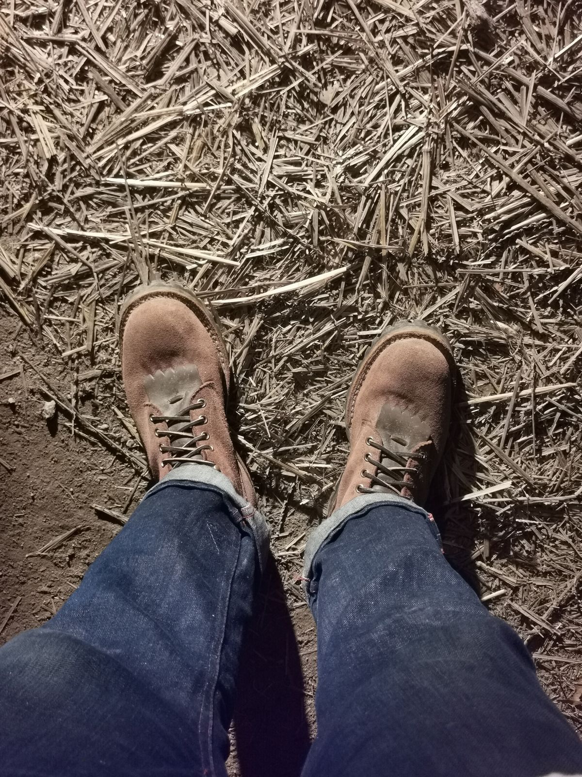 Photo by david on October 8, 2023 of the Drew's Boots DROP10V in Seidel Elk Tan Roughout.