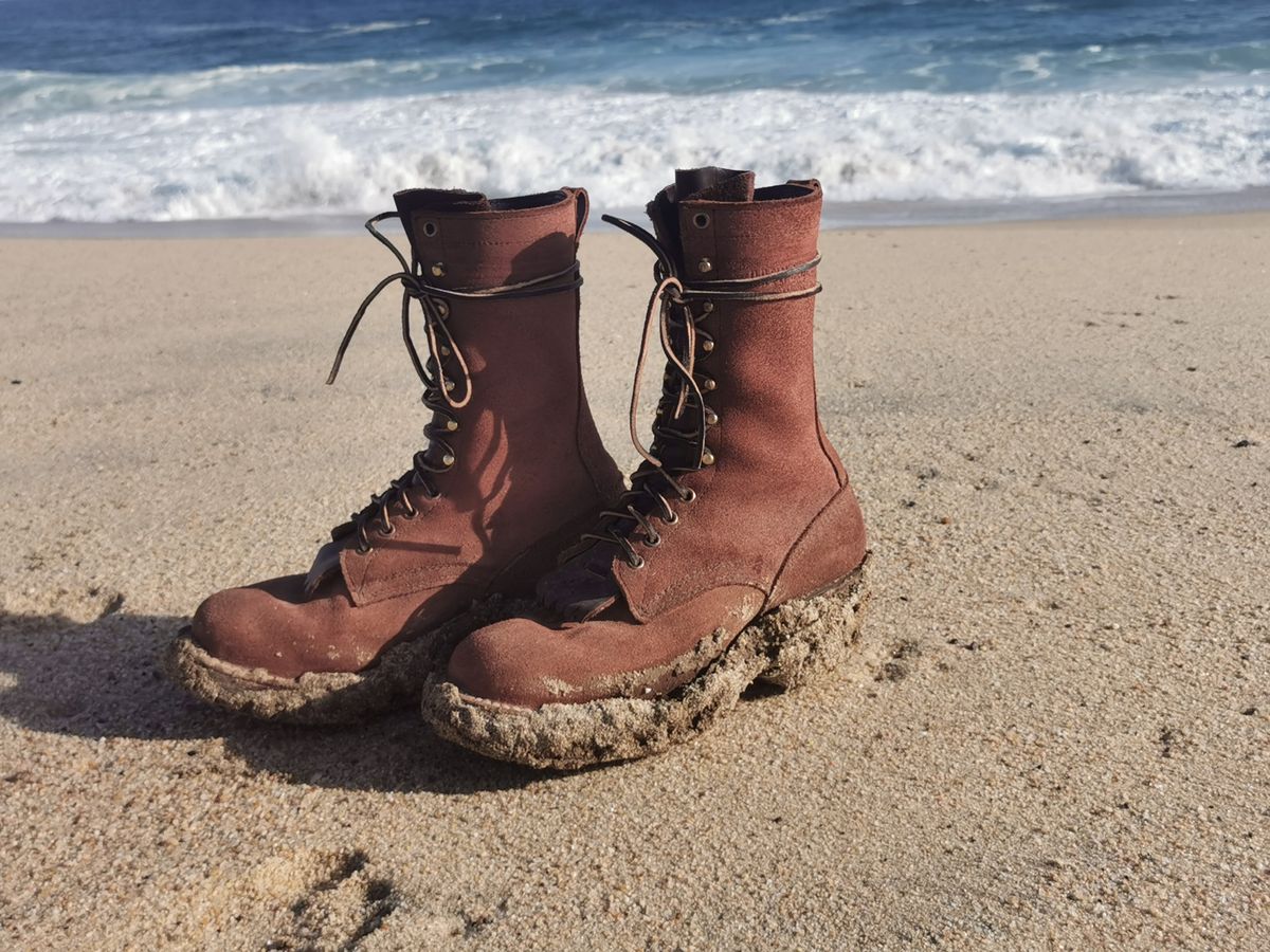 Photo by david on October 8, 2023 of the Drew's Boots DROP10V in Seidel Elk Tan Roughout.