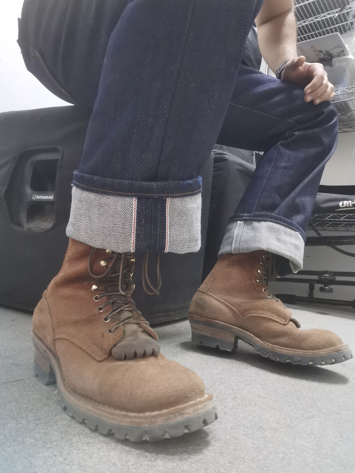 Photo by david on January 2, 2024 of the Drew's Boots DROP10V in Seidel Elk Tan Roughout.