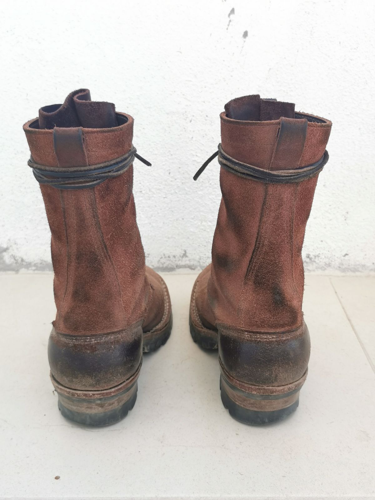 Photo by david on February 1, 2024 of the Drew's Boots DROP10V in Seidel Elk Tan Roughout.