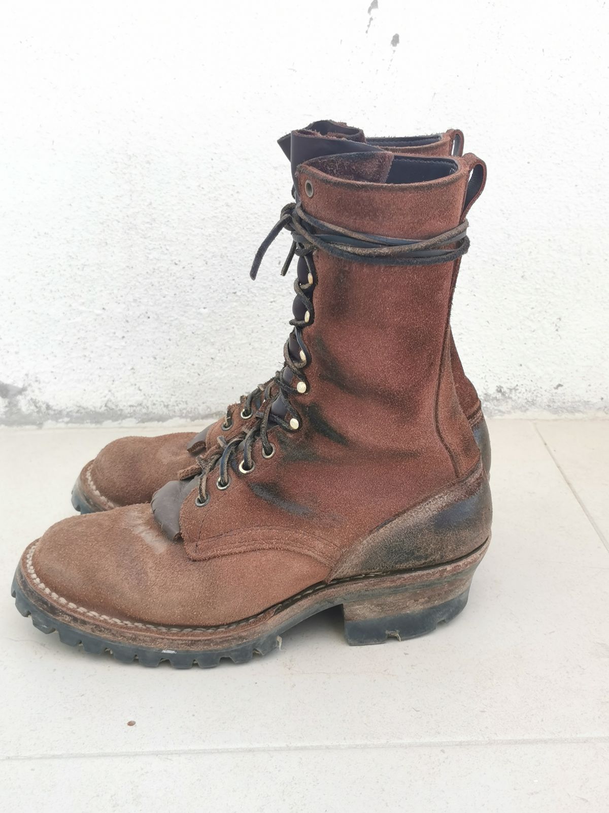Photo by david on February 1, 2024 of the Drew's Boots DROP10V in Seidel Elk Tan Roughout.