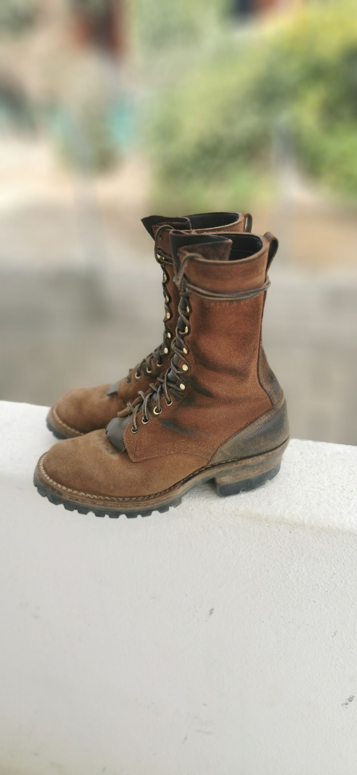 Photo by david on March 1, 2024 of the Drew's Boots DROP10V in Seidel Elk Tan Roughout.