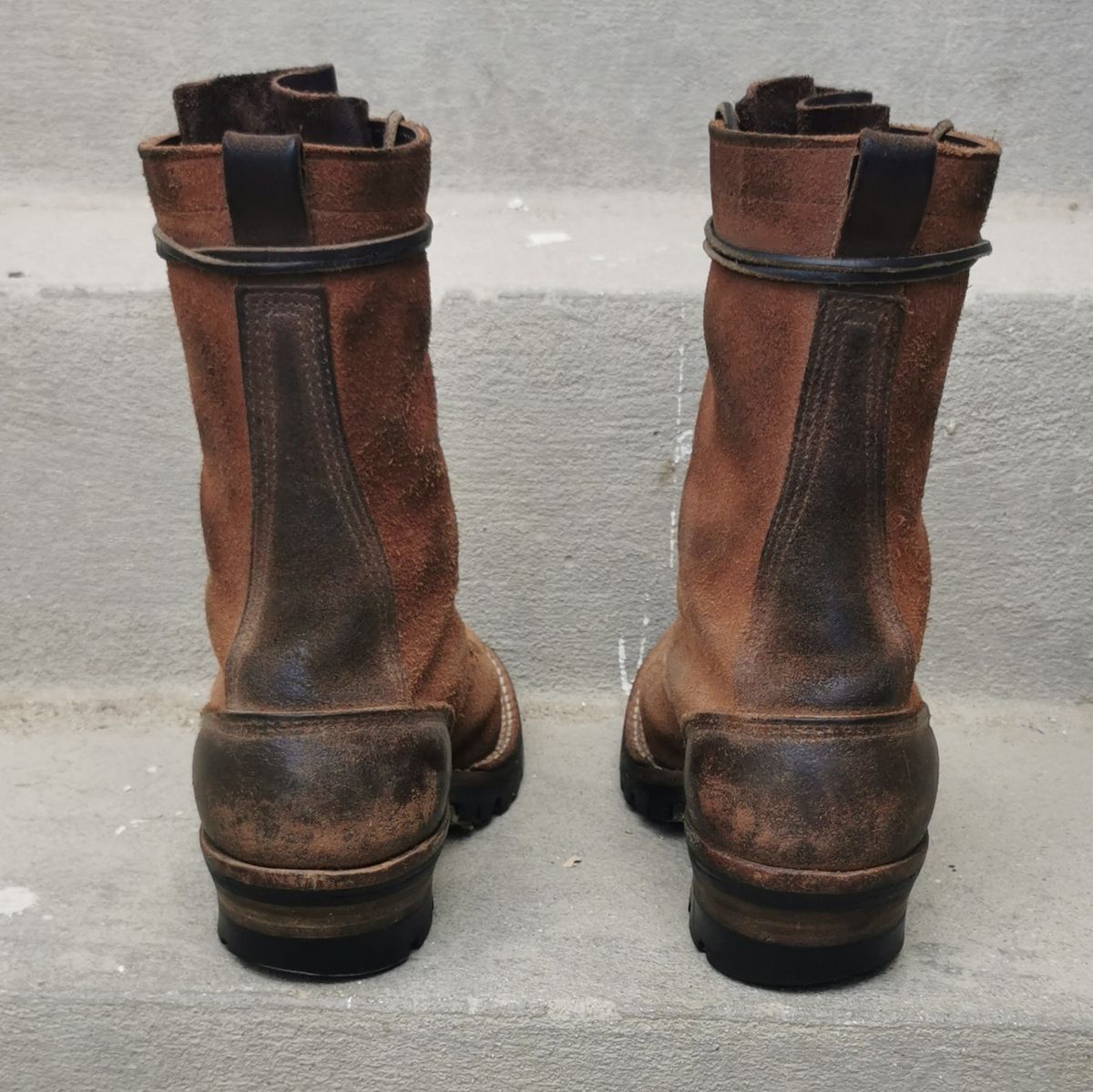Photo by david on April 3, 2024 of the Drew's Boots DROP10V in Seidel Elk Tan Roughout.
