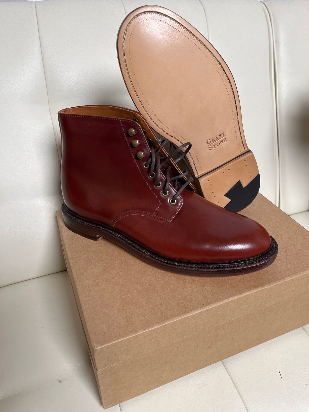 Photo by tosh on September 21, 2023 of the Grant Stone Edward Boot in Horween Garnet Shell Cordovan.