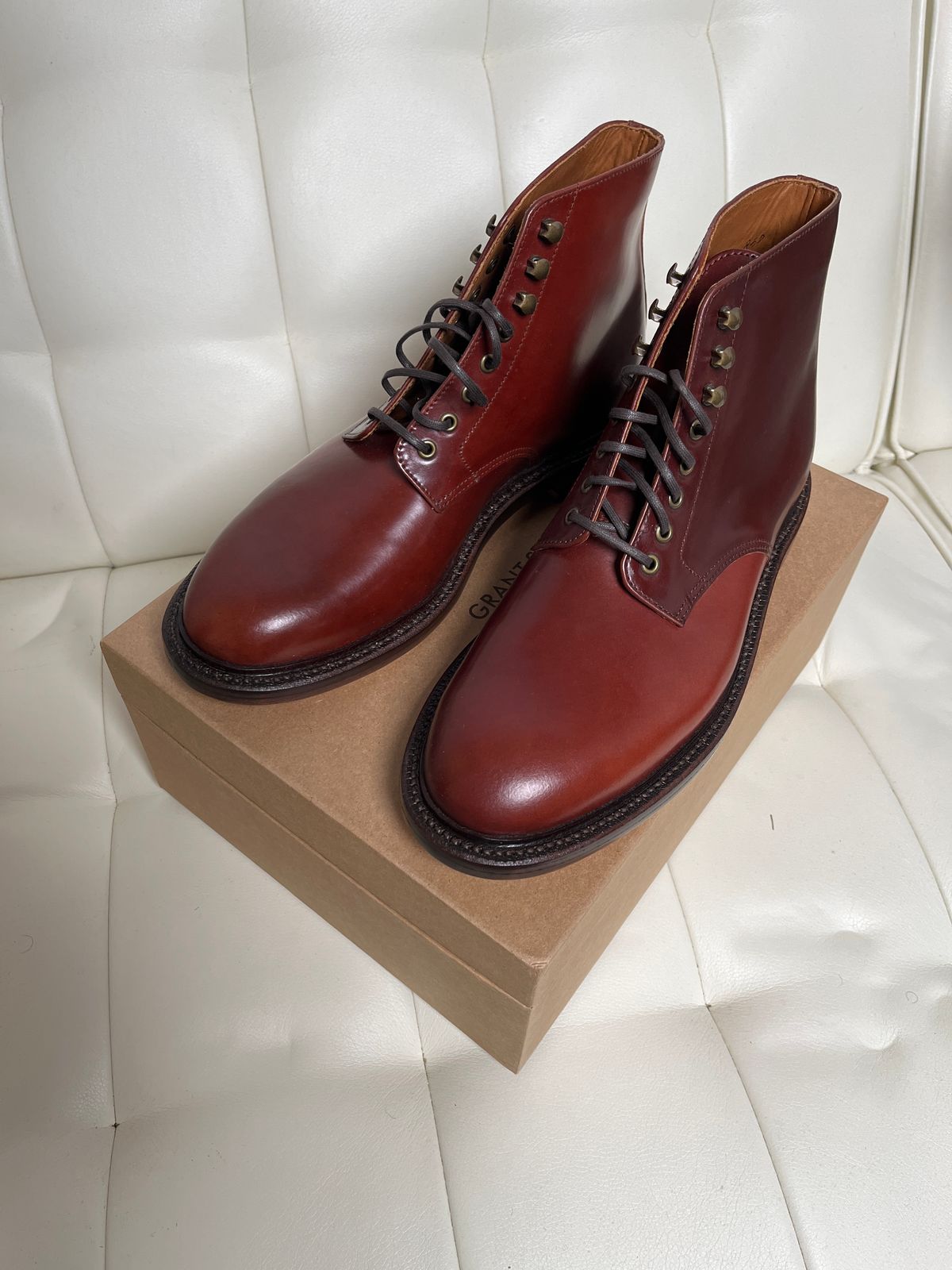 Photo by tosh on September 21, 2023 of the Grant Stone Edward Boot in Horween Garnet Shell Cordovan.