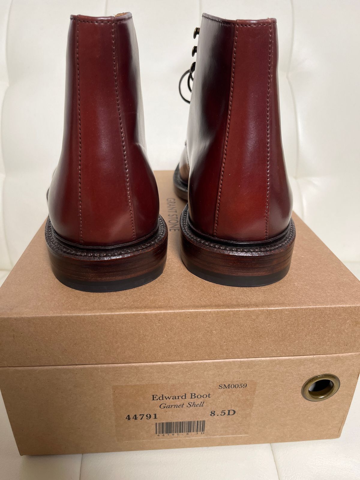 Photo by tosh on September 21, 2023 of the Grant Stone Edward Boot in Horween Garnet Shell Cordovan.