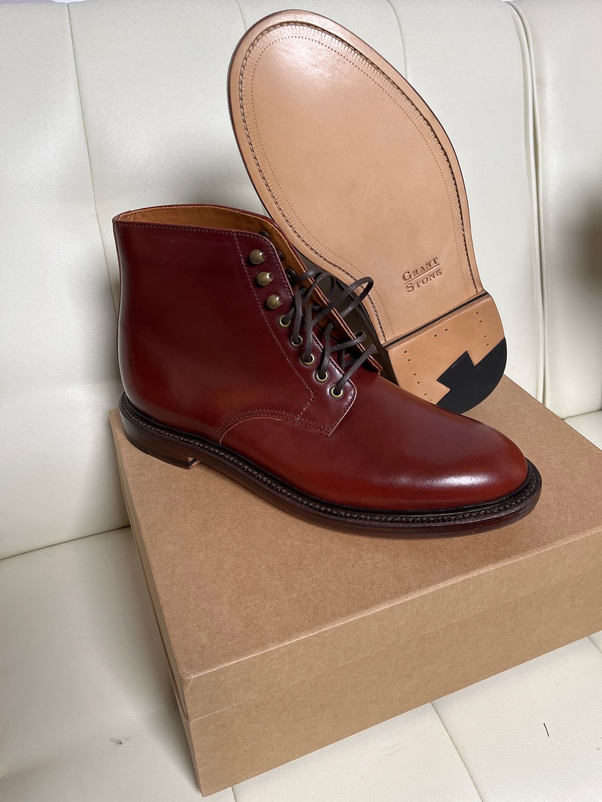 Photo by tosh on September 23, 2023 of the Grant Stone Edward Boot in Horween Garnet Shell Cordovan.