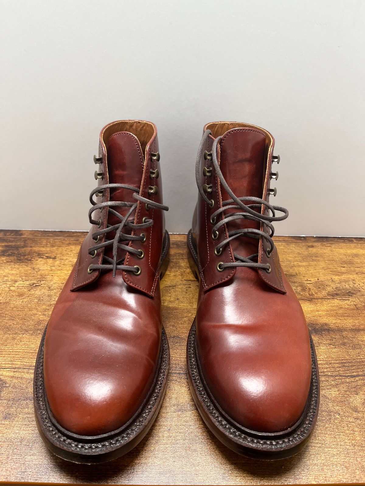 Photo by tosh on November 5, 2023 of the Grant Stone Edward Boot in Horween Garnet Shell Cordovan.