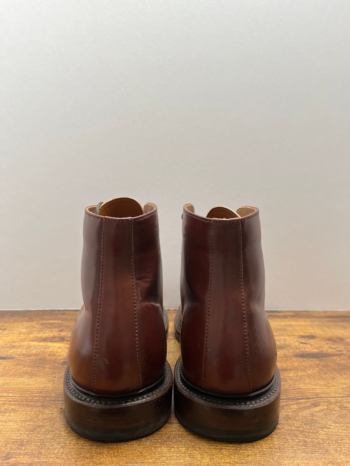 Photo by tosh on December 5, 2023 of the Grant Stone Edward Boot in Horween Garnet Shell Cordovan.
