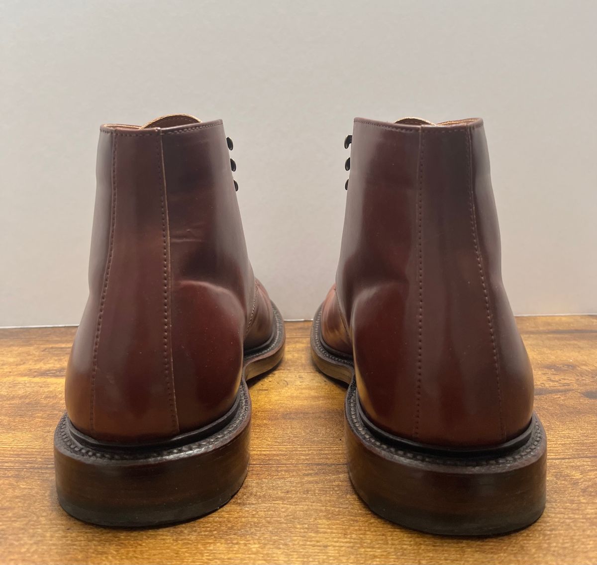 Photo by tosh on January 2, 2024 of the Grant Stone Edward Boot in Horween Garnet Shell Cordovan.