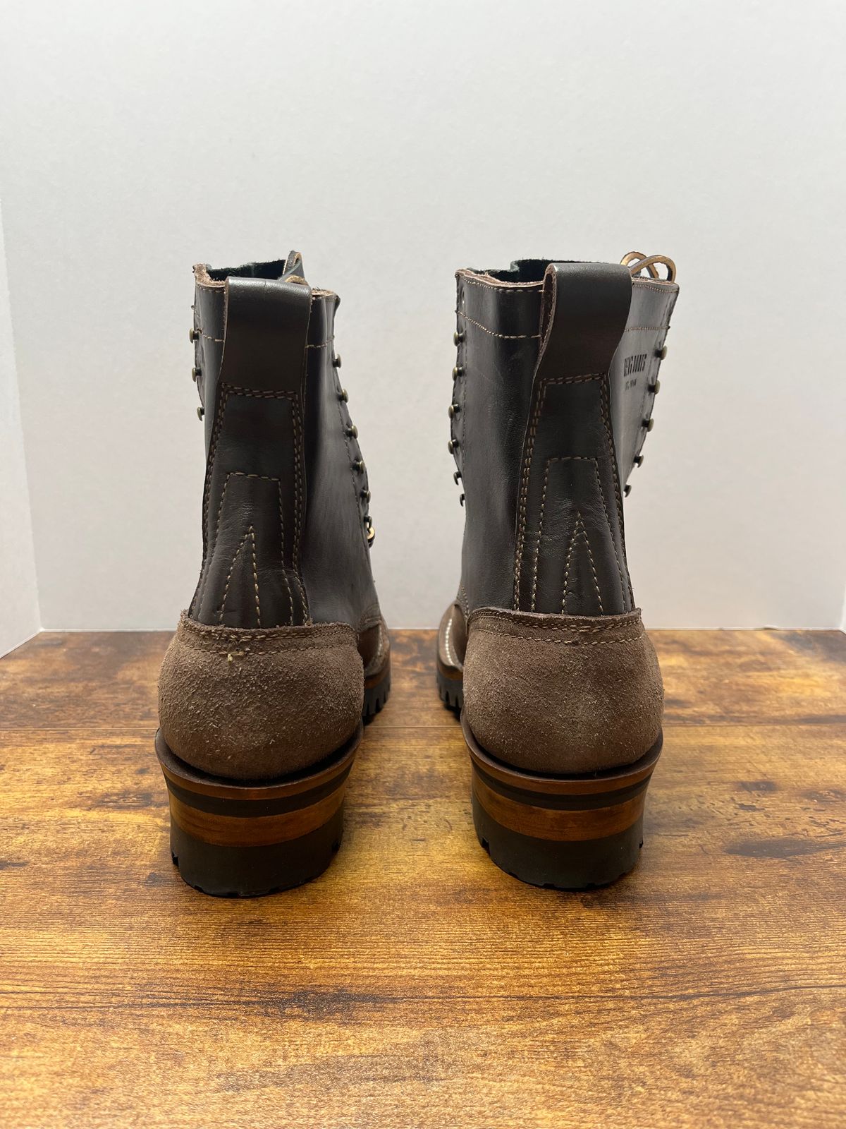 Photo by tosh on October 1, 2023 of the Drew's Boots 8-Inch Logger in Brown Combo.