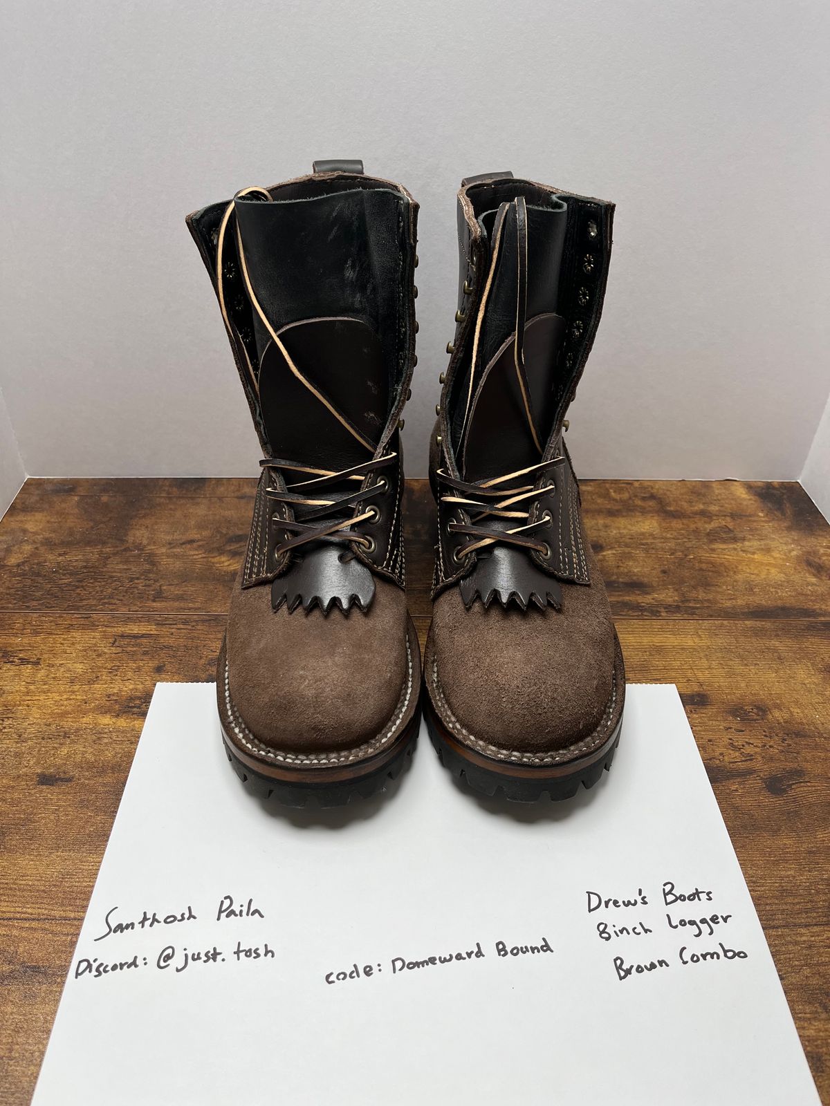 Photo by tosh on October 1, 2023 of the Drew's Boots 8-Inch Logger in Brown Combo.