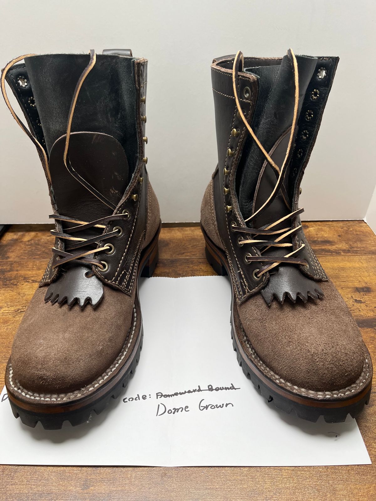 Photo by tosh on November 5, 2023 of the Drew's Boots 8-Inch Logger in Brown Combo.