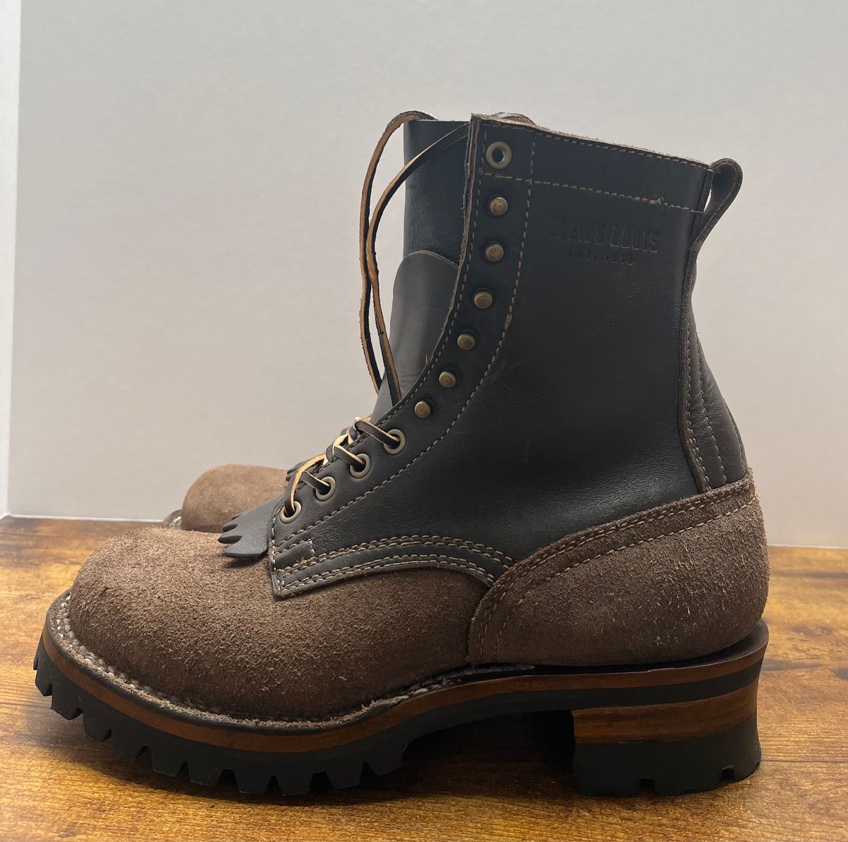 Photo by tosh on January 2, 2024 of the Drew's Boots 8-Inch Logger in Brown Combo.