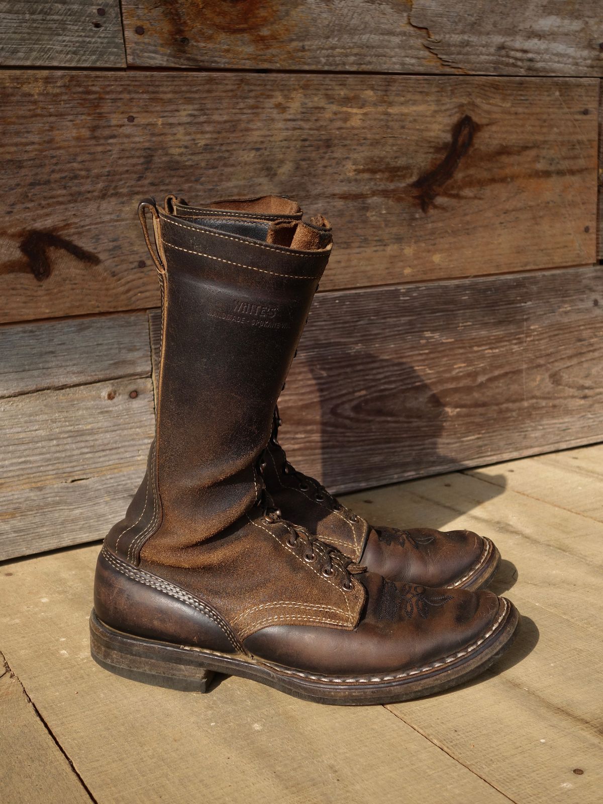 Photo by reothich on April 2, 2024 of the White's Farmer/Rancher in Horween Black Horsehide & Black Waxed Flesh.