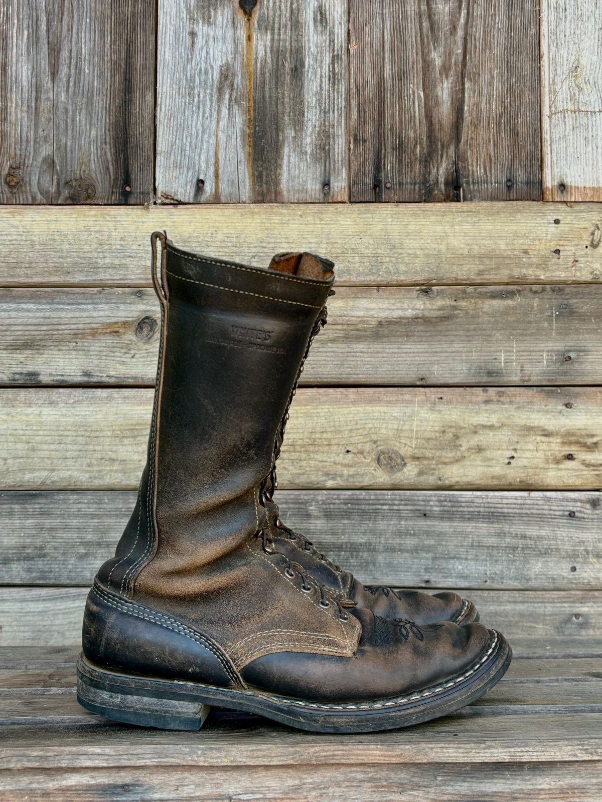 Photo by reothich on March 2, 2024 of the White's Farmer/Rancher in Horween Black Horsehide & Black Waxed Flesh.