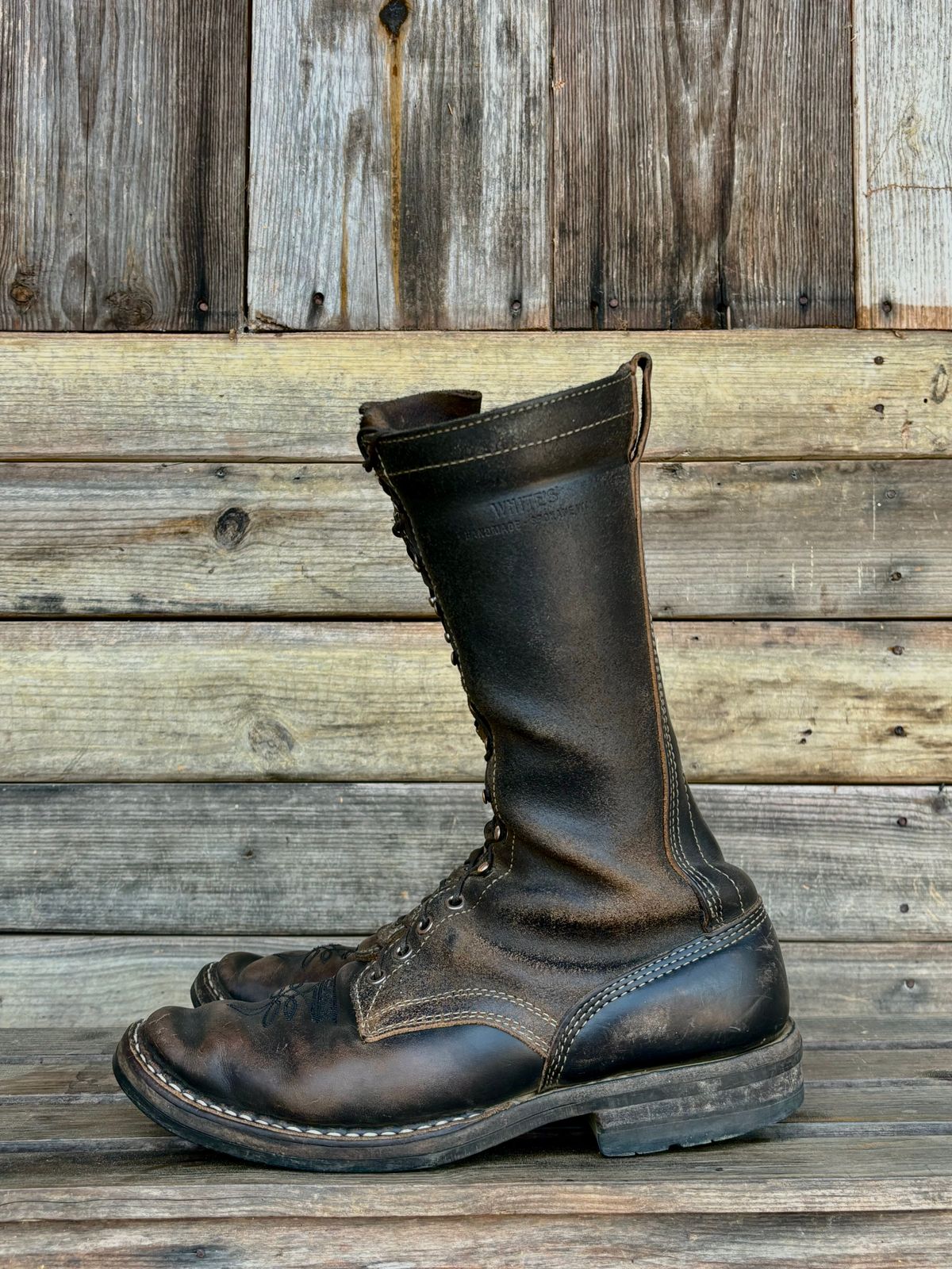 Photo by reothich on March 2, 2024 of the White's Farmer/Rancher in Horween Black Horsehide & Black Waxed Flesh.