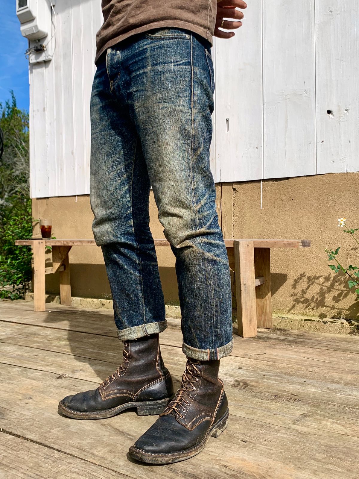 Photo by reothich on October 12, 2023 of the White's Farmer/Rancher in Horween Black Horsehide & Black Waxed Flesh.