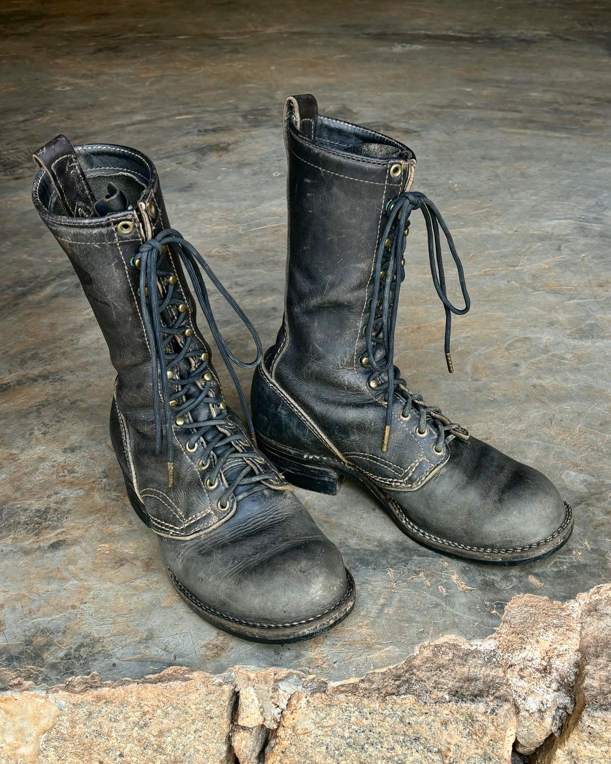 Photo by reothich on May 7, 2025 of the Wesco Jobmaster in Seidel Black Oil Tan.