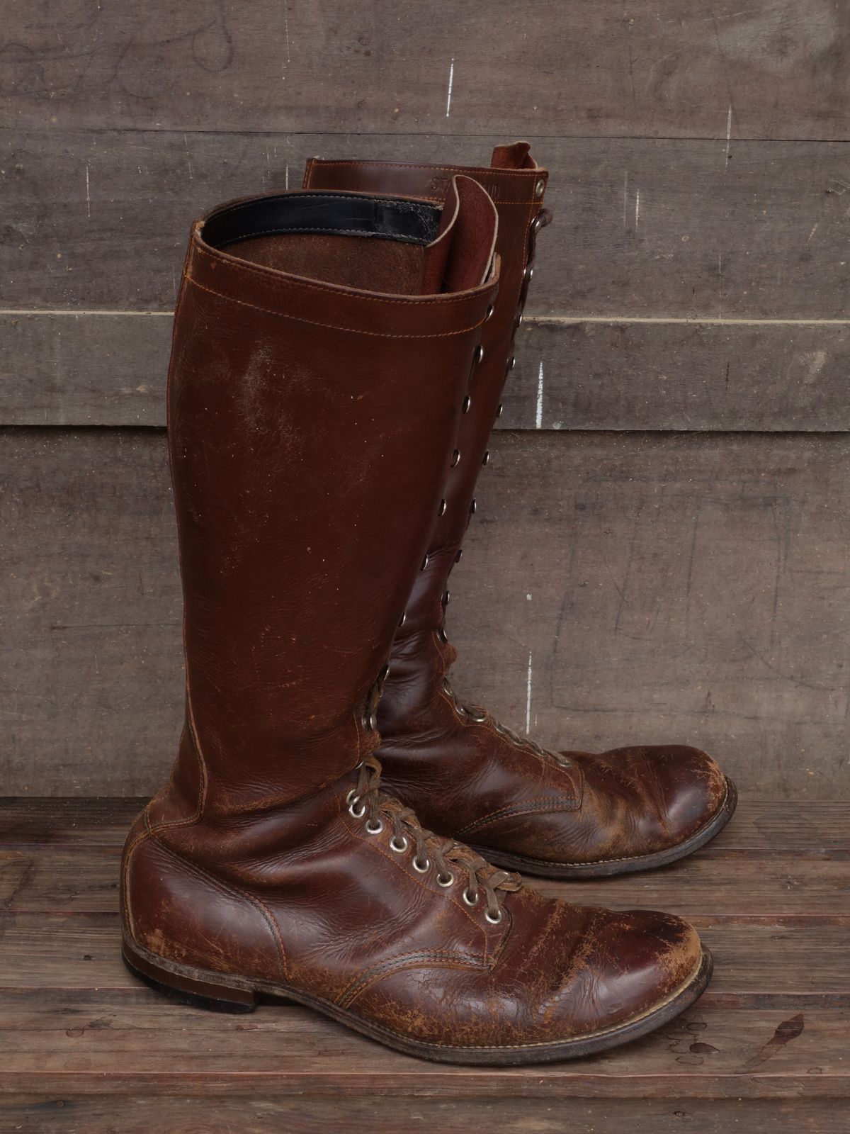 Photo by reothich on March 2, 2023 of the Star Brand 1930s 16-Inch Boots in Unknown Leather.