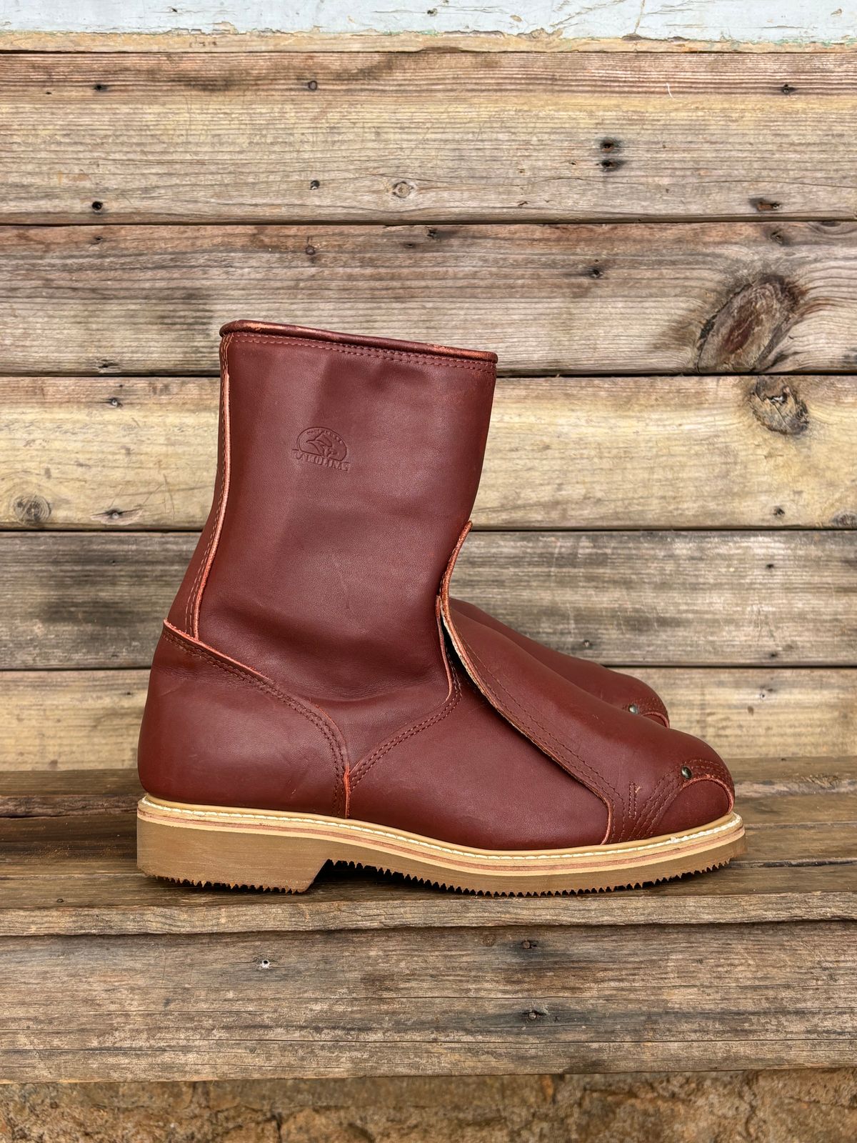 Photo by reothich on November 5, 2025 of the Carolina 390 in Red Dog Leather.