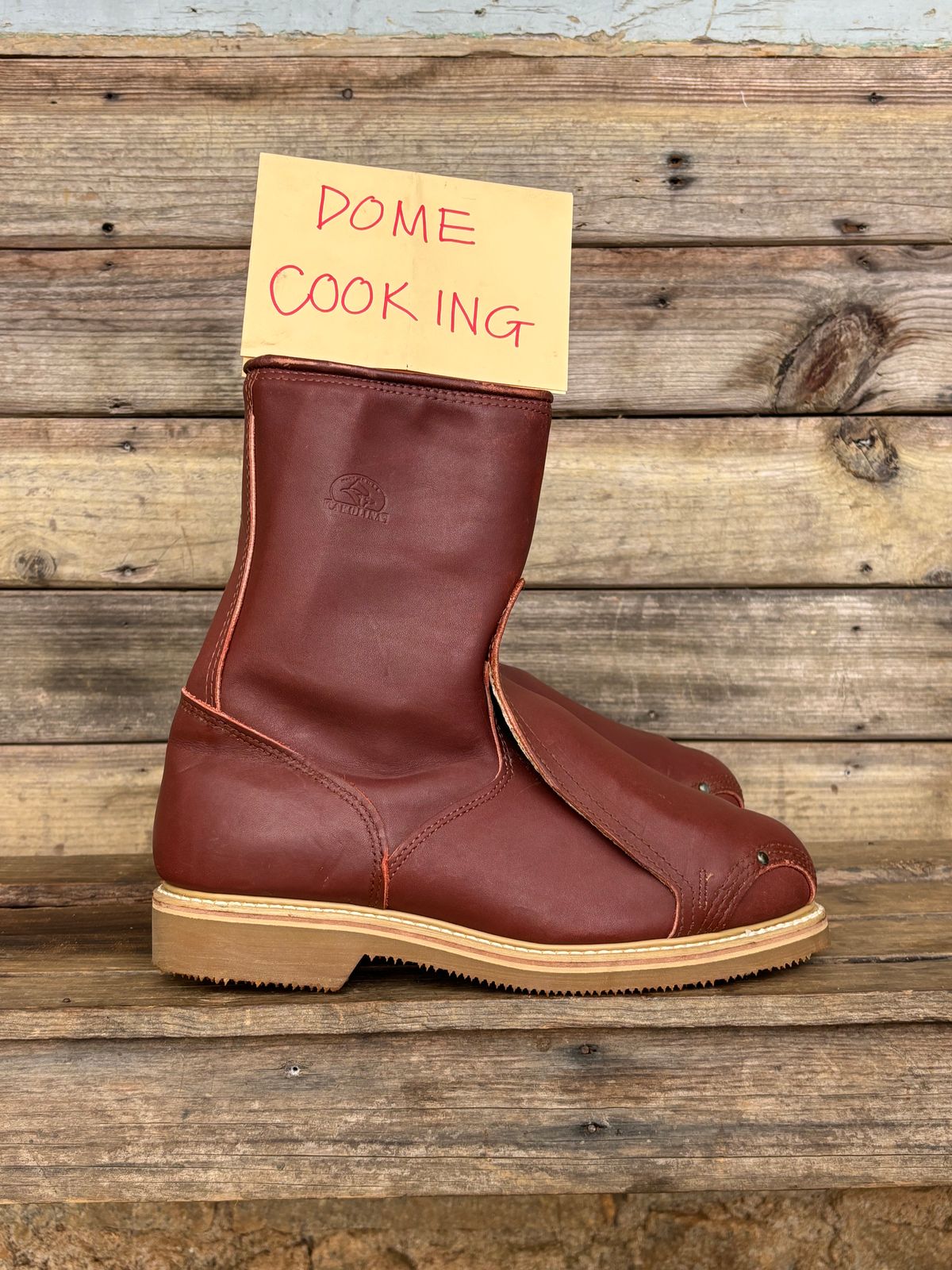 Photo by reothich on November 5, 2025 of the Carolina 390 in Red Dog Leather.