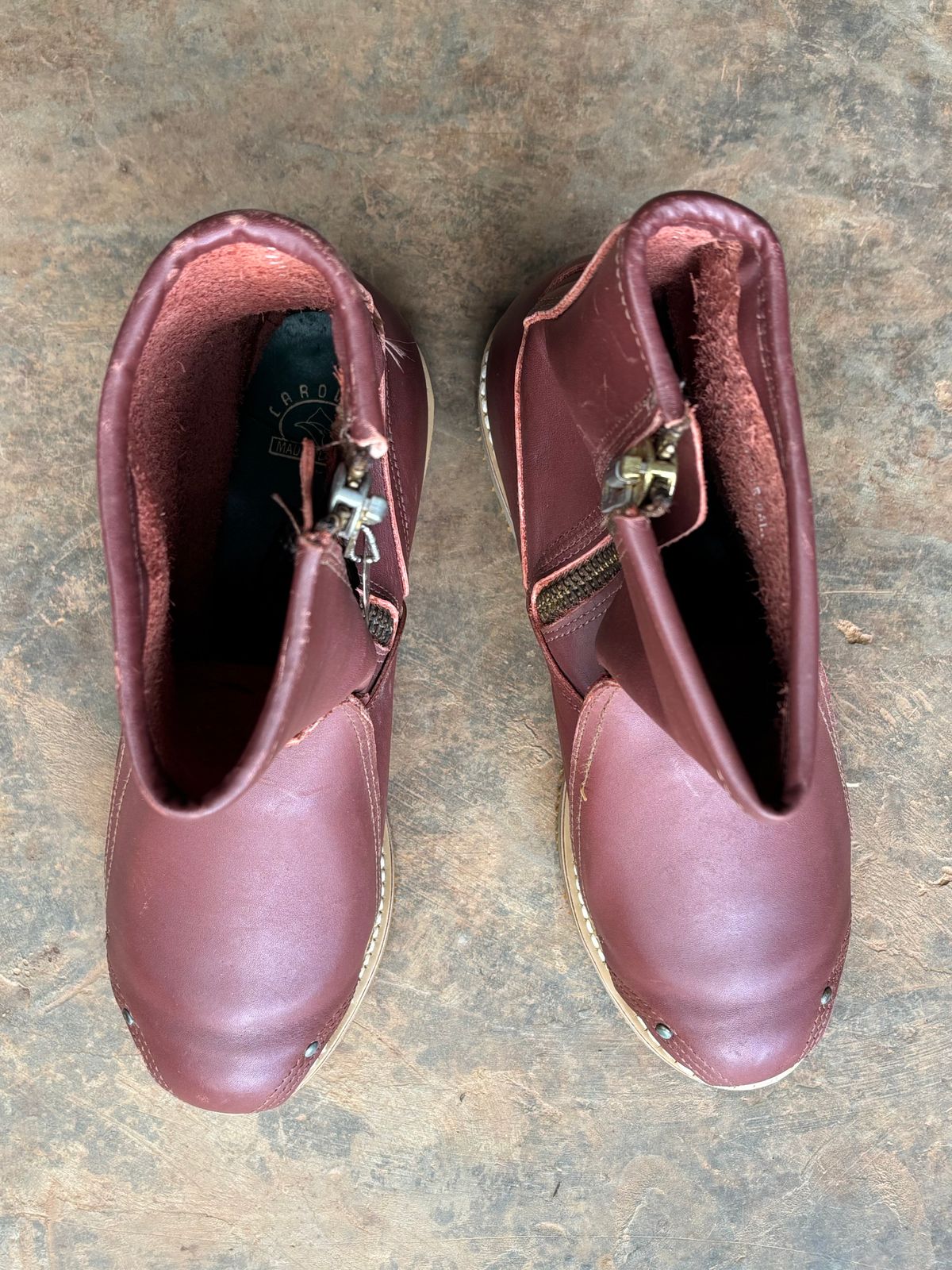 Photo by reothich on November 5, 2025 of the Carolina 390 in Red Dog Leather.