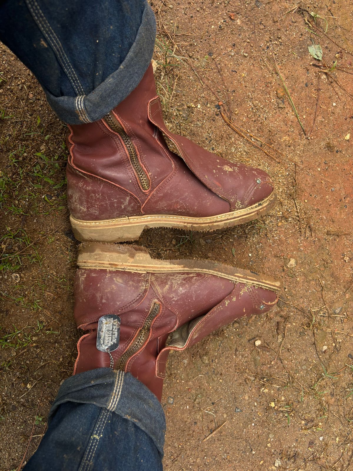 Photo by reothich on November 7, 2025 of the Carolina 390 in Red Dog Leather.