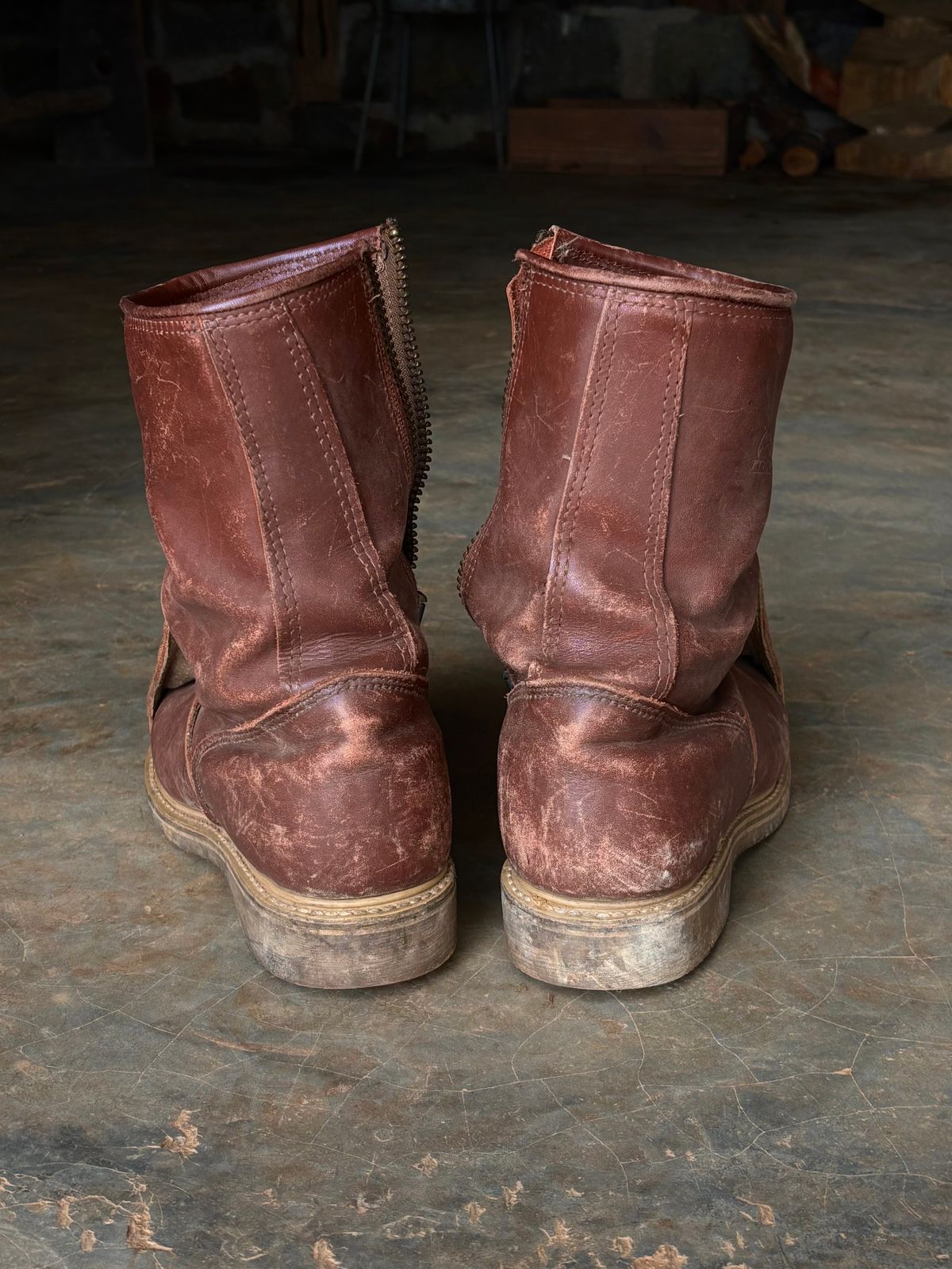 Photo by reothich on December 2, 2025 of the Carolina 390 in Red Dog Leather.