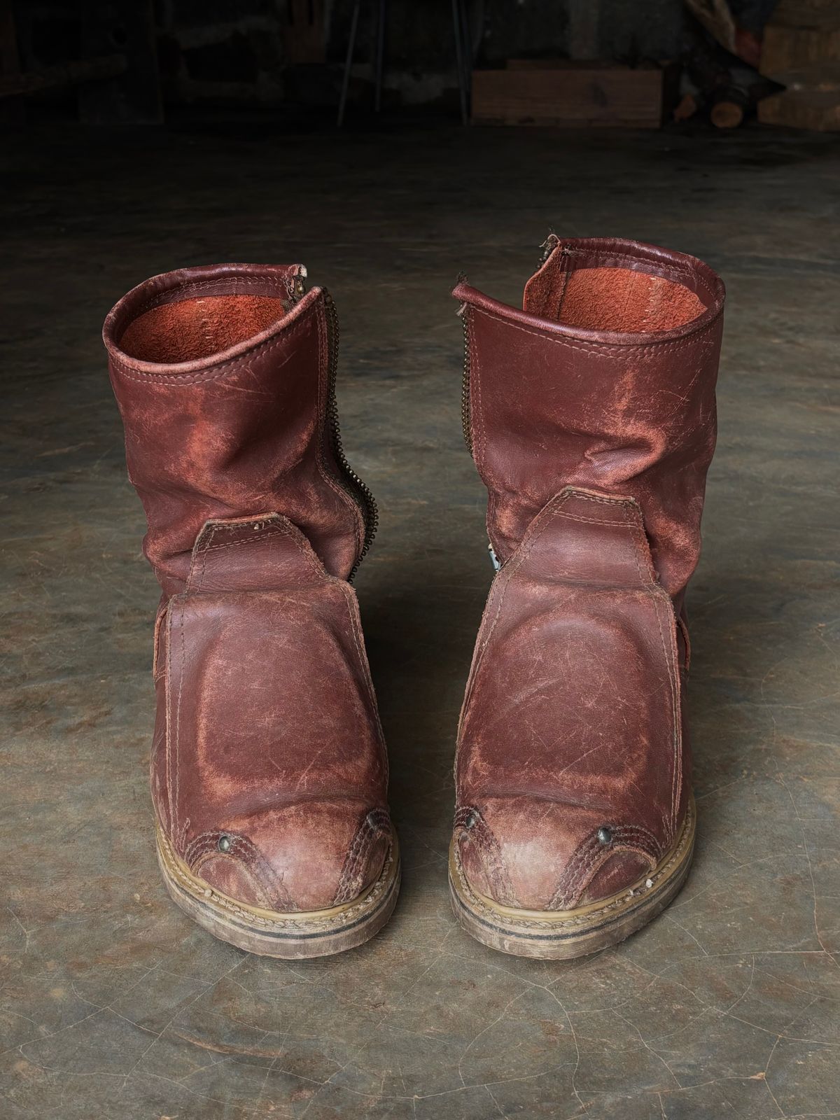 Photo by reothich on December 2, 2025 of the Carolina 390 in Red Dog Leather.