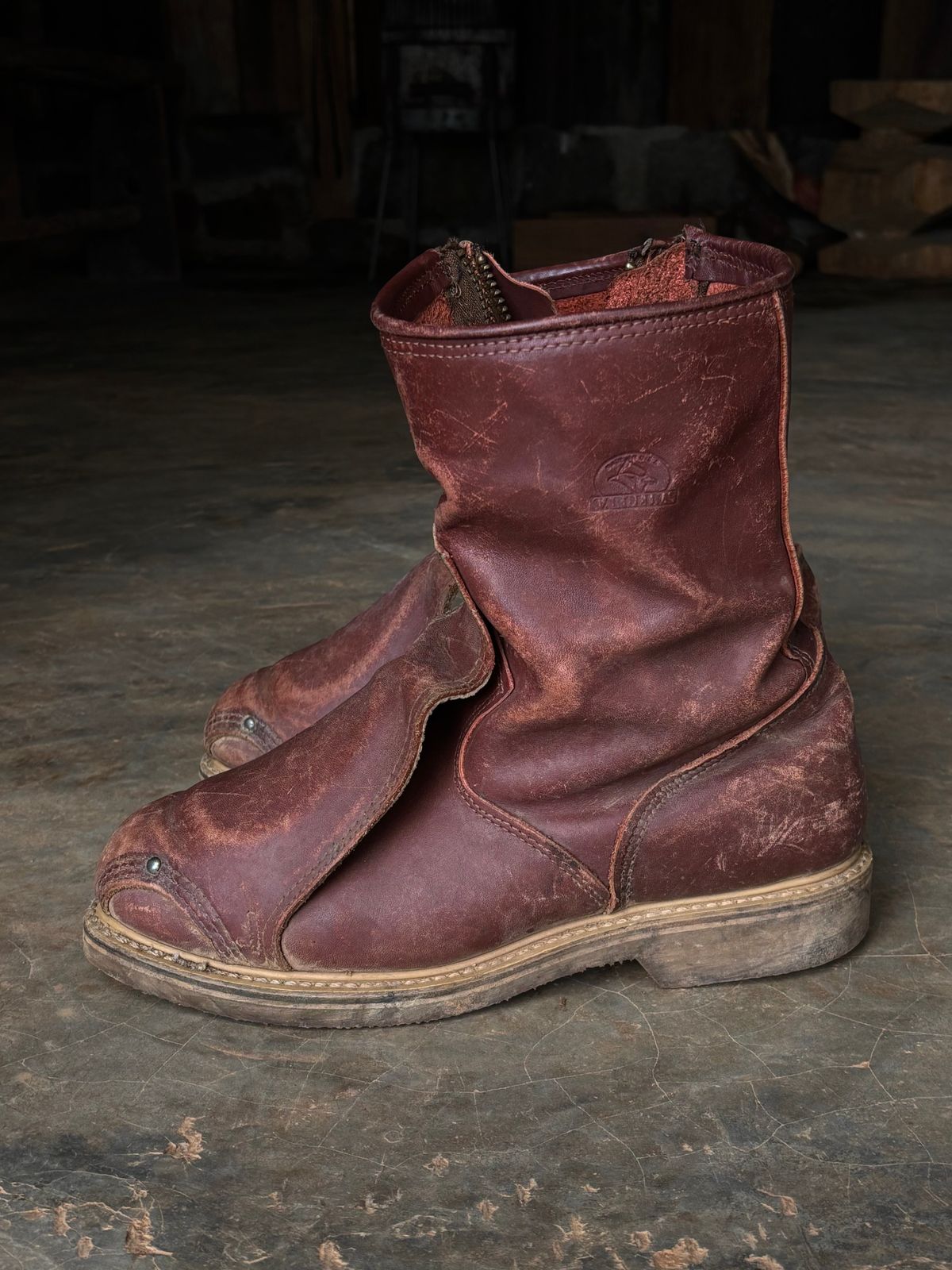 Photo by reothich on December 2, 2025 of the Carolina 390 in Red Dog Leather.