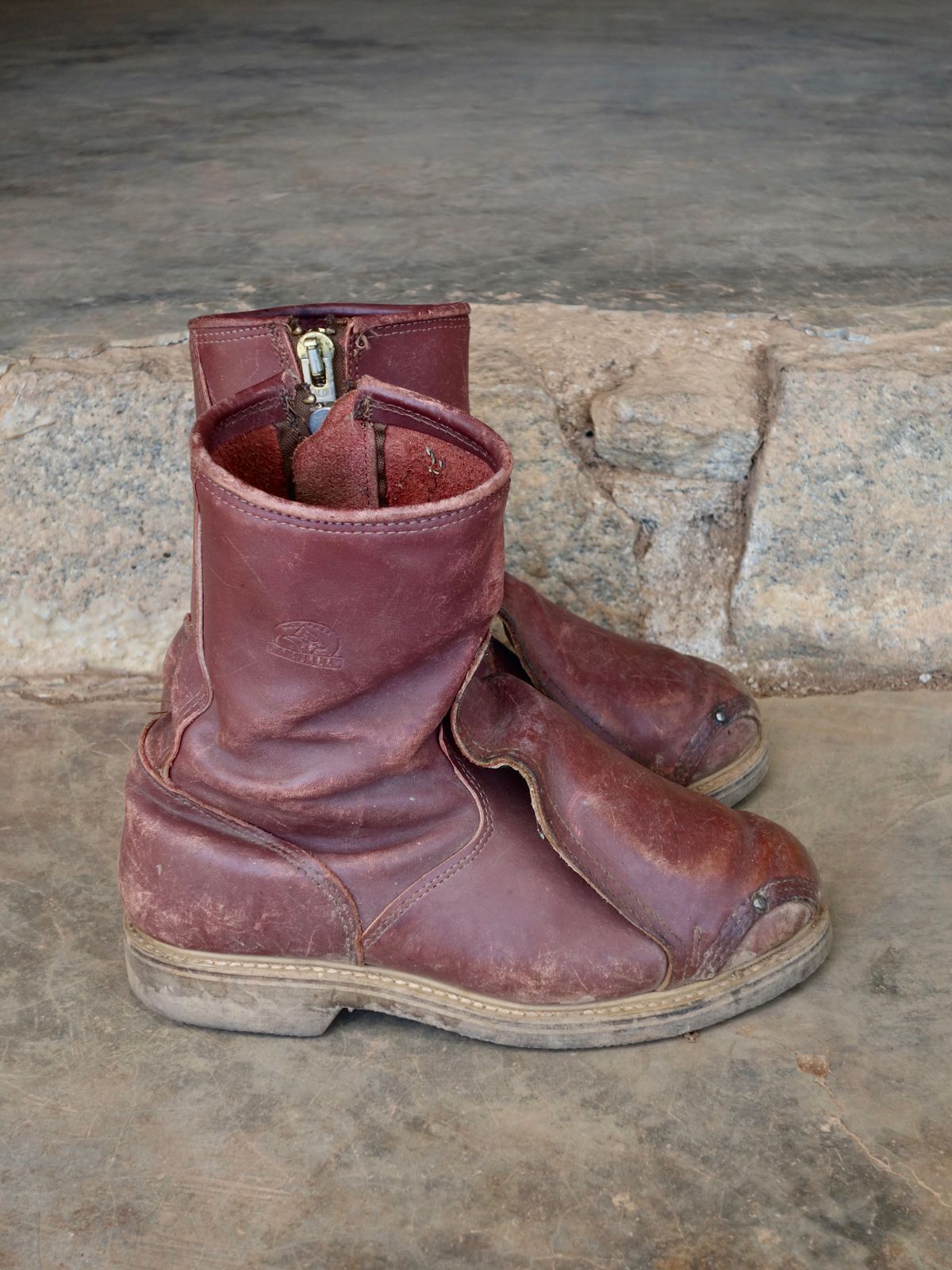 Photo by reothich on January 5, 2026 of the Carolina 390 in Red Dog Leather.