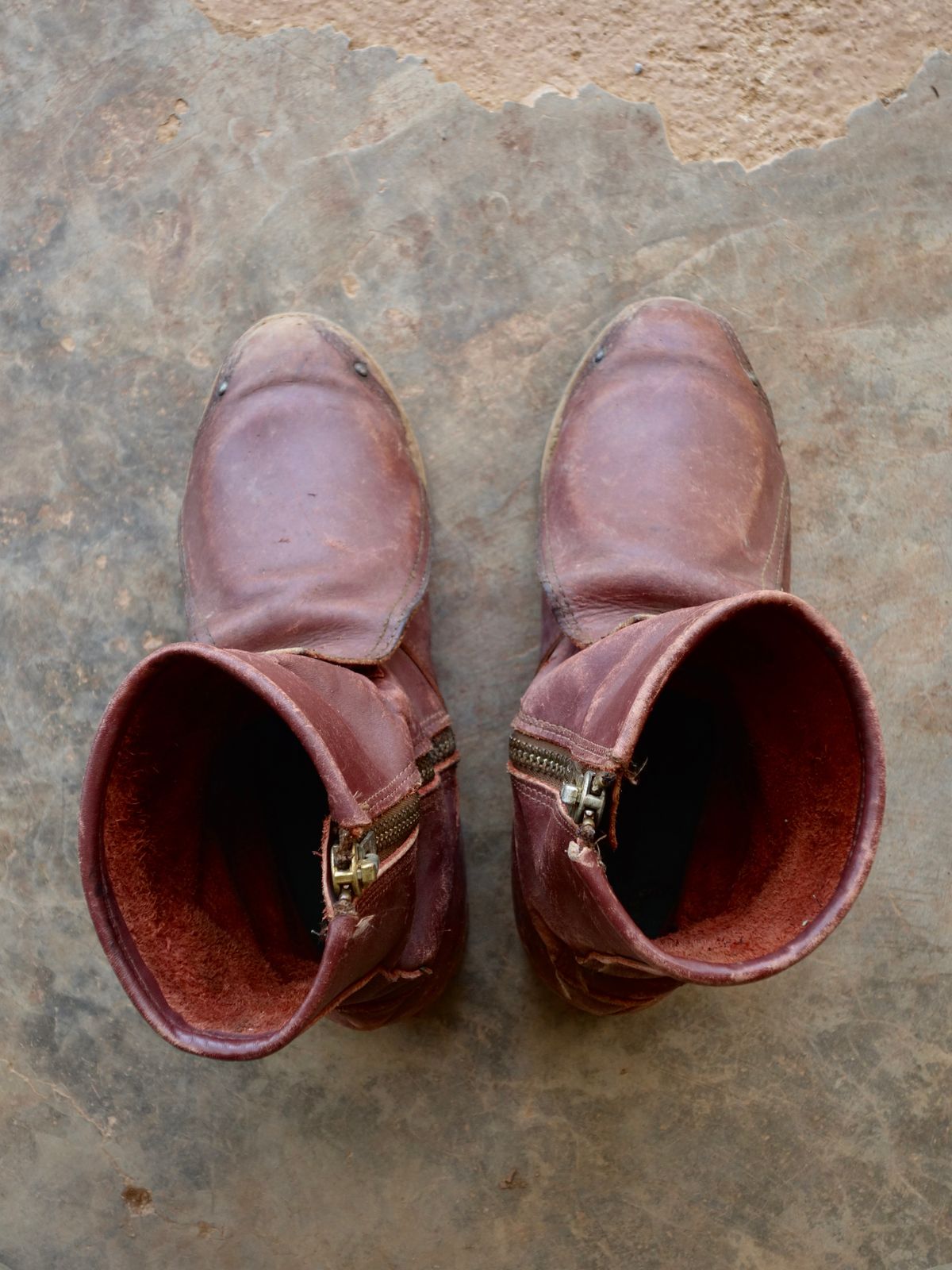 Photo by reothich on January 5, 2026 of the Carolina 390 in Red Dog Leather.