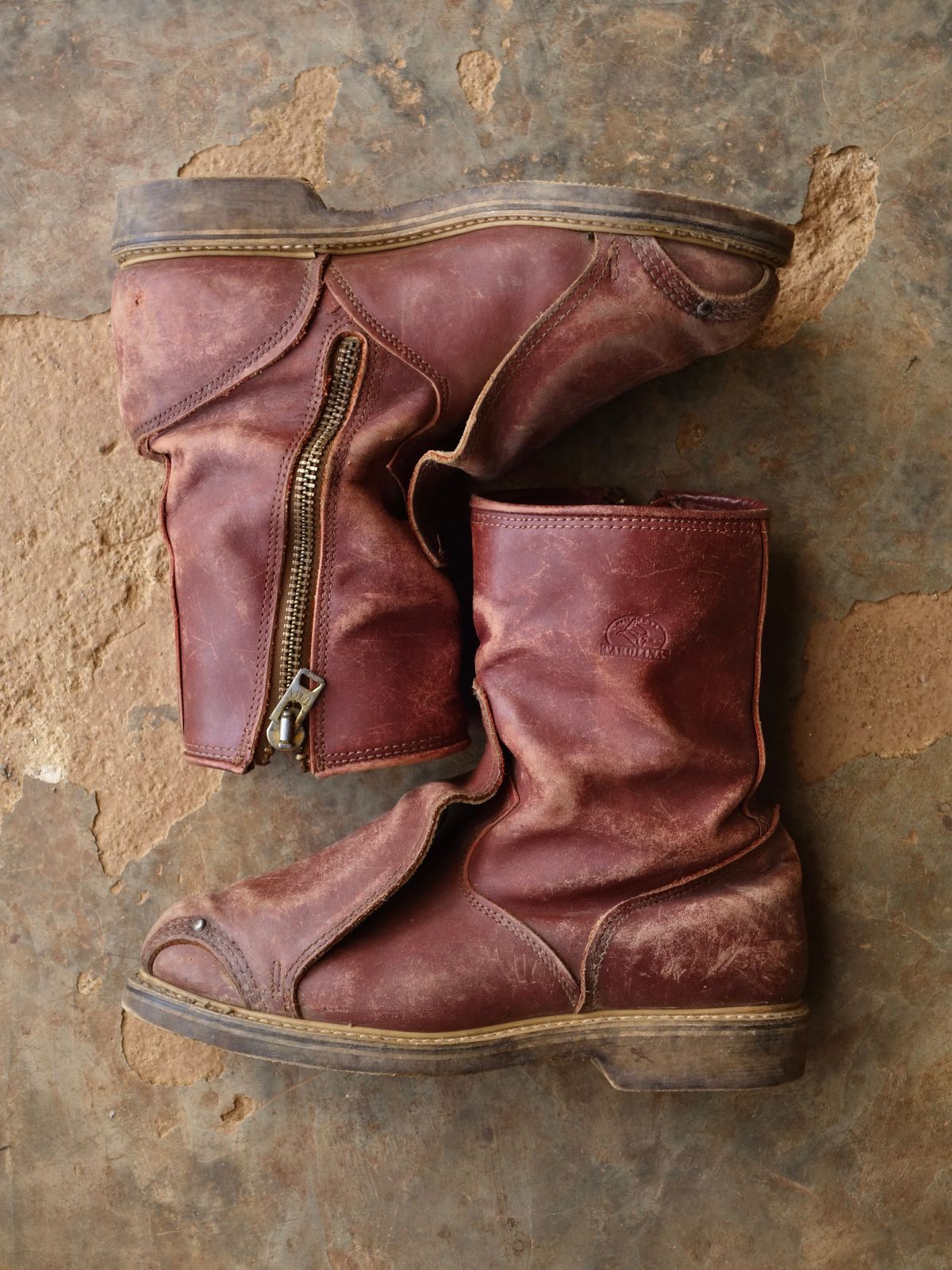 Photo by reothich on February 2, 2026 of the Carolina 390 in Red Dog Leather.