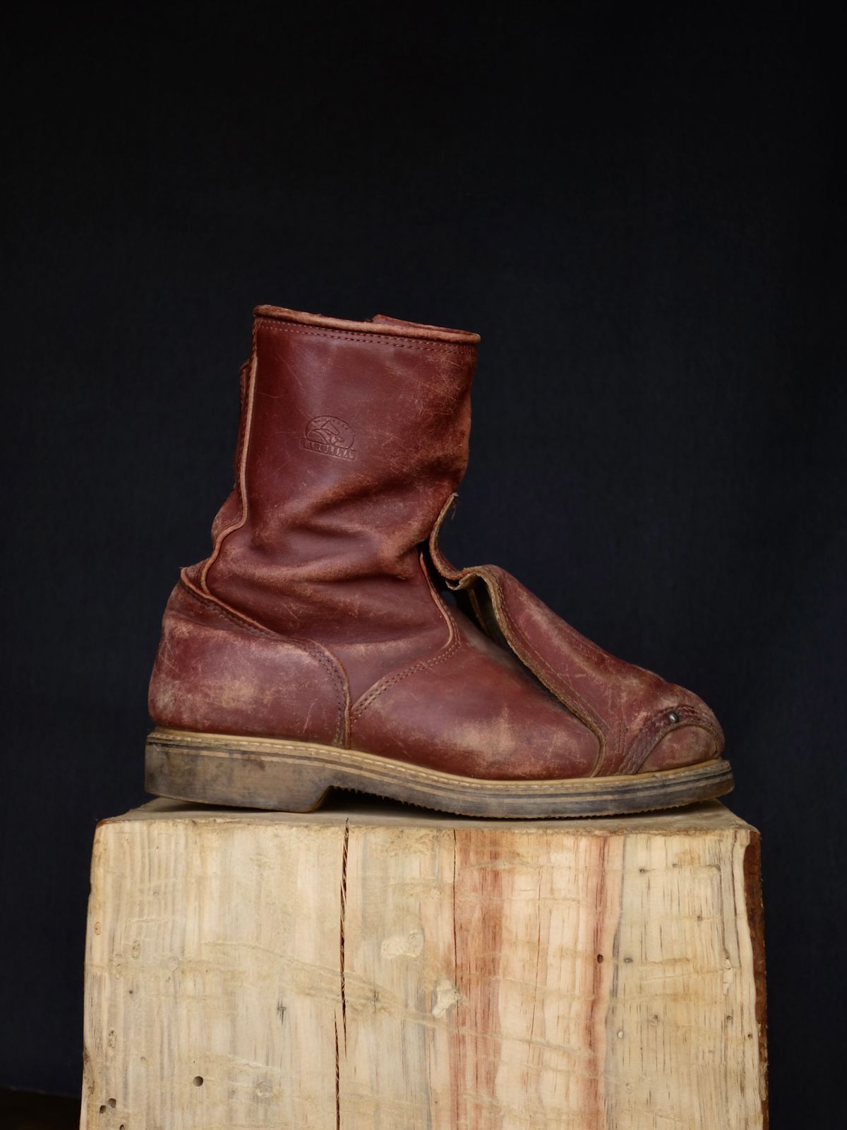 Photo by reothich on February 2, 2026 of the Carolina 390 in Red Dog Leather.