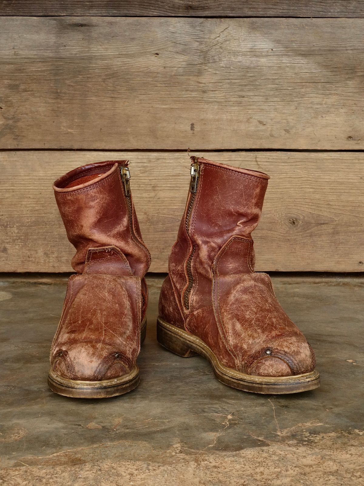 Photo by reothich on March 31, 2026 of the Carolina 390 in Red Dog Leather.