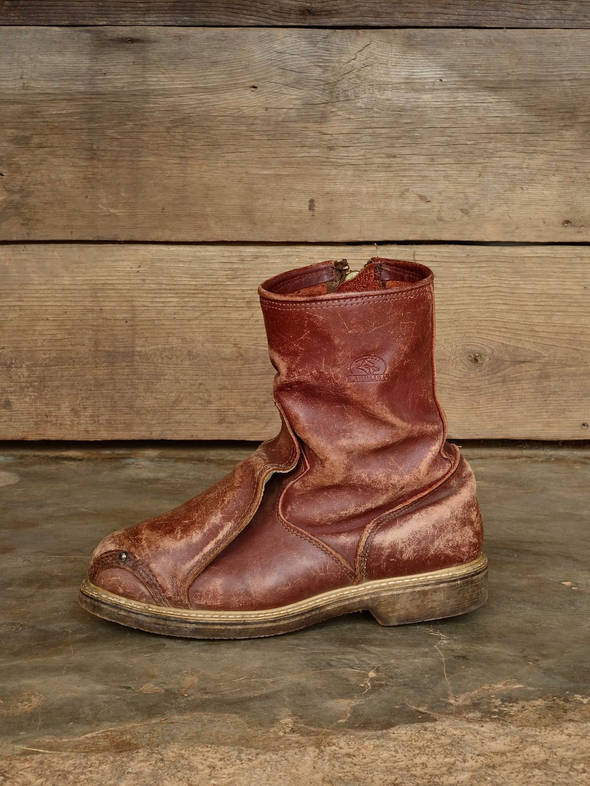 Photo by reothich on March 31, 2026 of the Carolina 390 in Red Dog Leather.