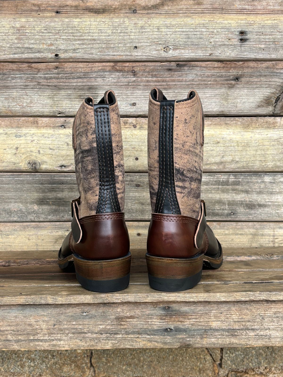 Photo by reothich on October 1, 2025 of the Wesco Morrison in Horween Black Chromexcel Horsehide & Horween Brown Chromexcel Horsehide.