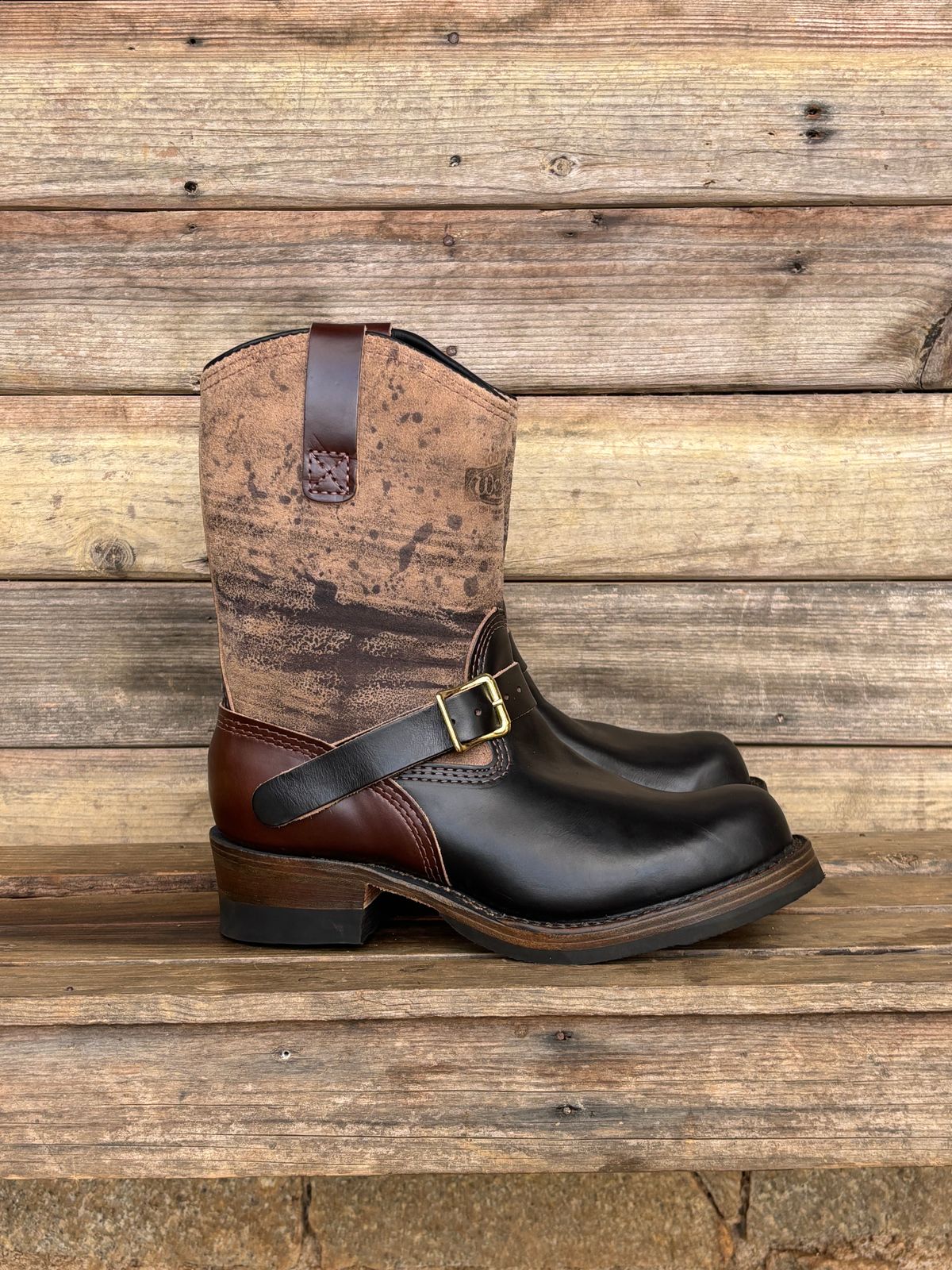 Photo by reothich on October 1, 2025 of the Wesco Morrison in Horween Black Chromexcel Horsehide & Horween Brown Chromexcel Horsehide.