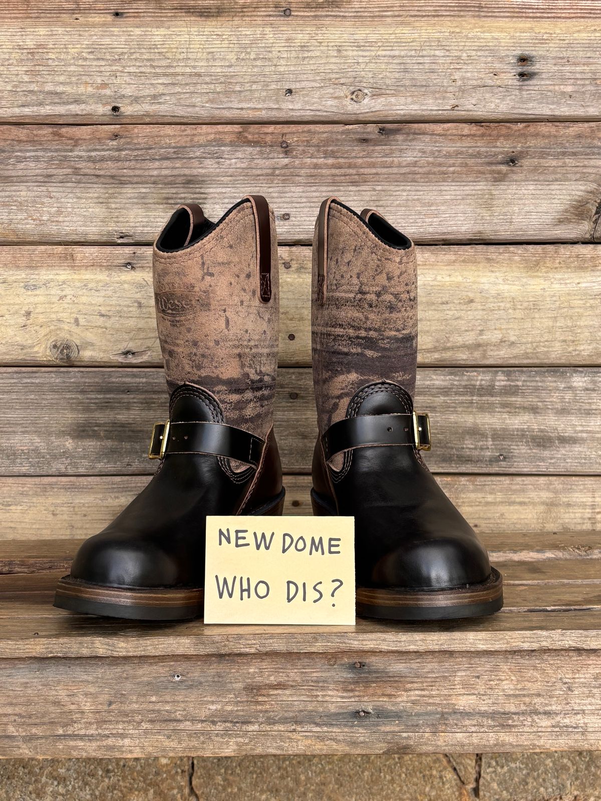 Photo by reothich on October 1, 2025 of the Wesco Morrison in Horween Black Chromexcel Horsehide & Horween Brown Chromexcel Horsehide.