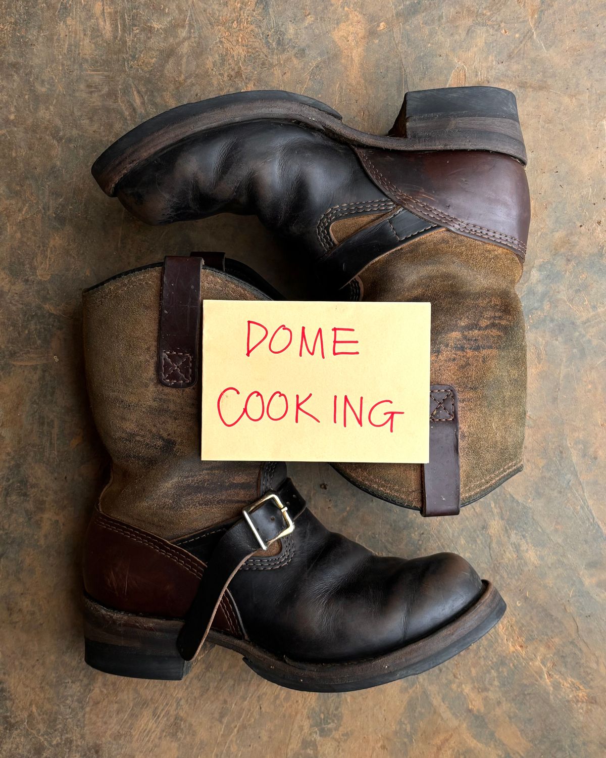 Photo by reothich on November 2, 2025 of the Wesco Morrison in Horween Black Chromexcel Horsehide & Horween Brown Chromexcel Horsehide.